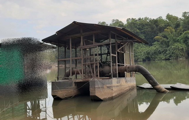 ขายแพ ทุ่นเหล็ก พร้อมเครื่องสูบน้ำขนาดใหญ่