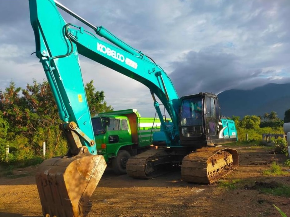 ขายแบคโฮ Kobelco SK200mark8Yn11พร้อมใช้งาน 098-7155789 086-4631102