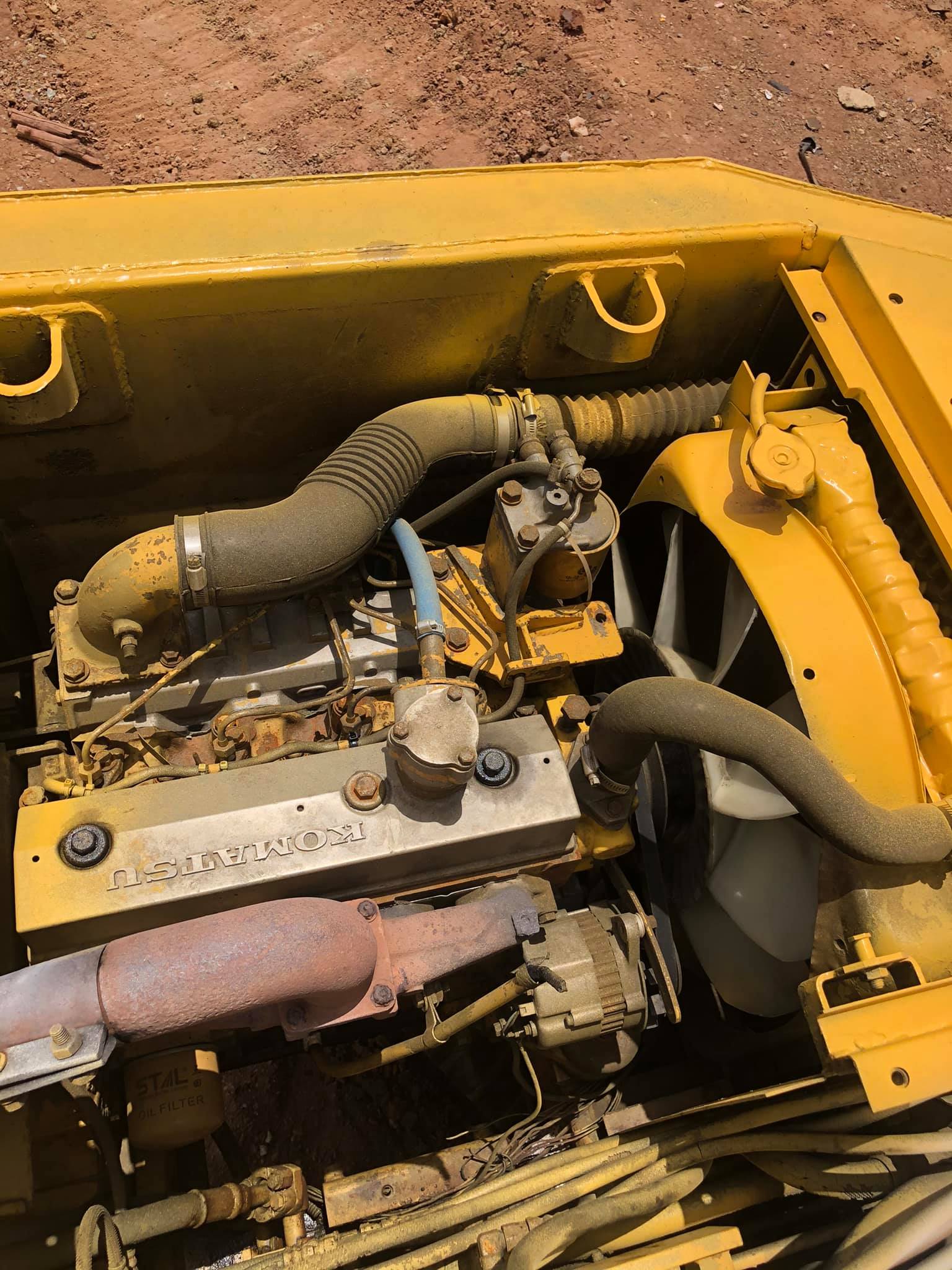 ขาย โคมัสสุ PC60รุ่น6 แรงเร็ว พร้อมใช้ ระบบดี ช่วงล่างเต็ม 098-7155789 086-4631102