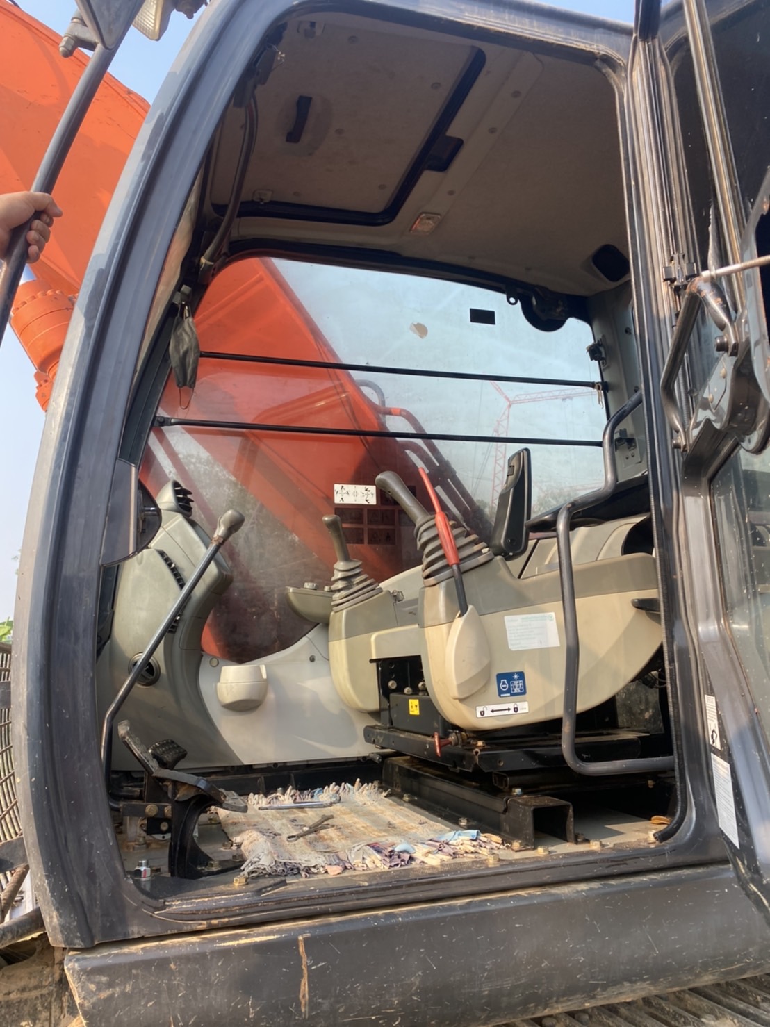 ขายแบคโฮ Hitachi Zx200-5G พร้อมใช้งาน 098-7155789  086-4631102