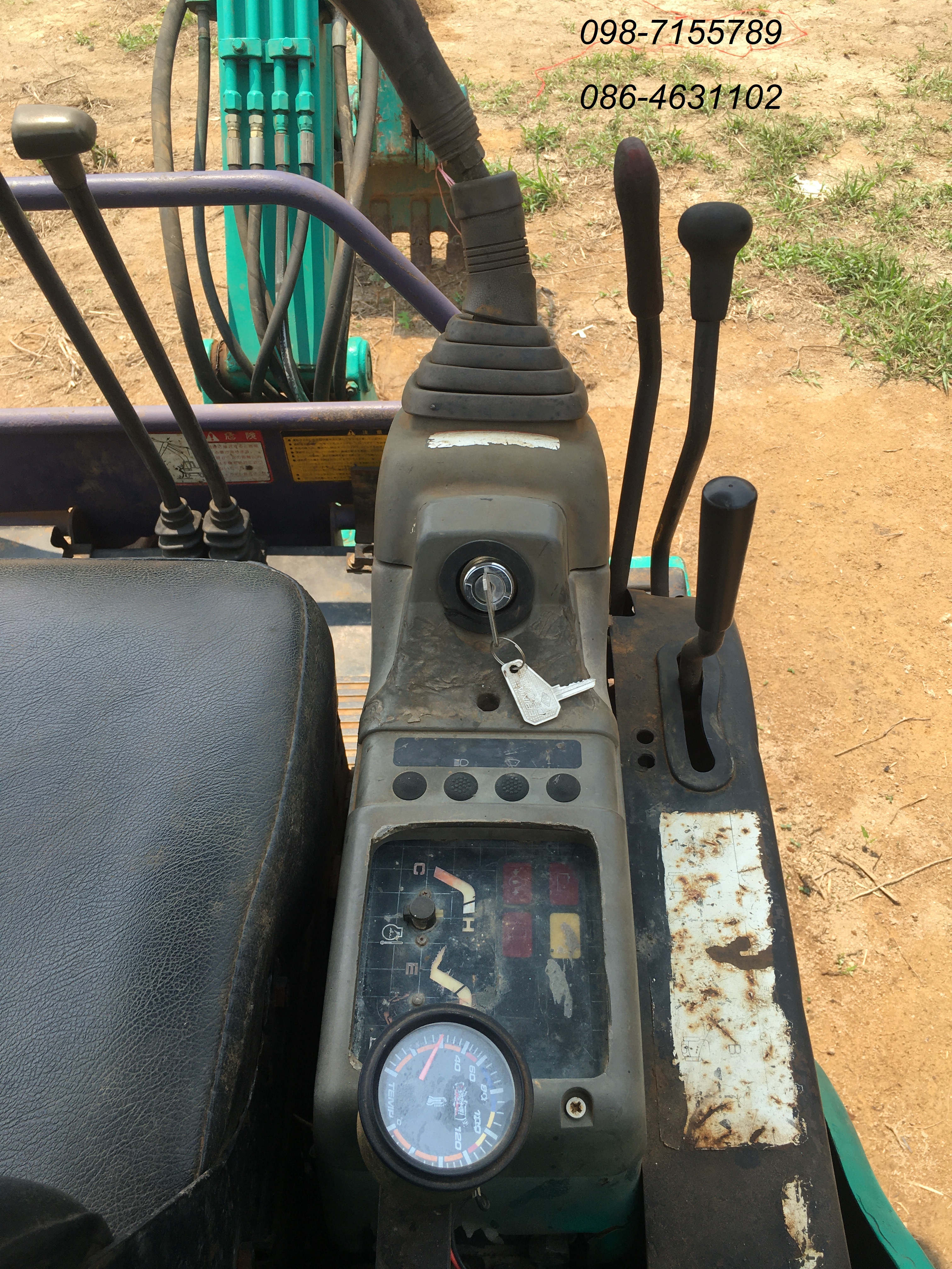 ขายKomatsu PC15 คอนโทรนสั้น เร็วแรง พร้อมลุยย 098-7155789 086-4631102