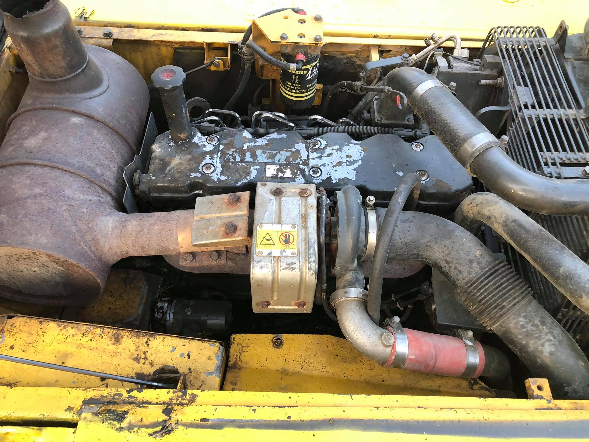 ขายKomatsu Pc200รุ่น8 N1 เล่มทะเบียน ไฟฟ้าเต็ม รถอยู่สมุทรสาคร เบอร์ติดต่อ 098-7155789 086-4631102