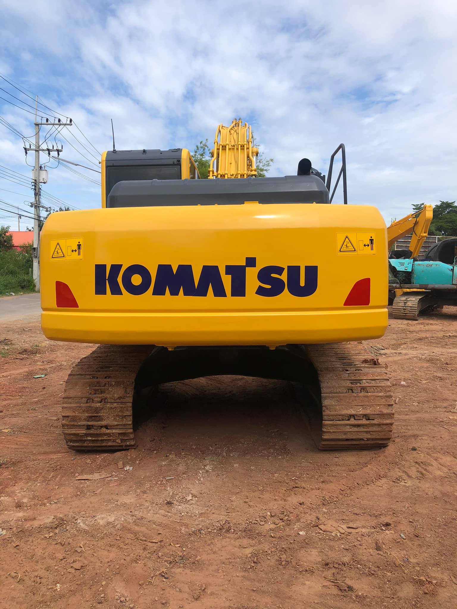 ขายแบคโฮ Komatsu PC200รุ่น8 098-7155789 086-4631102