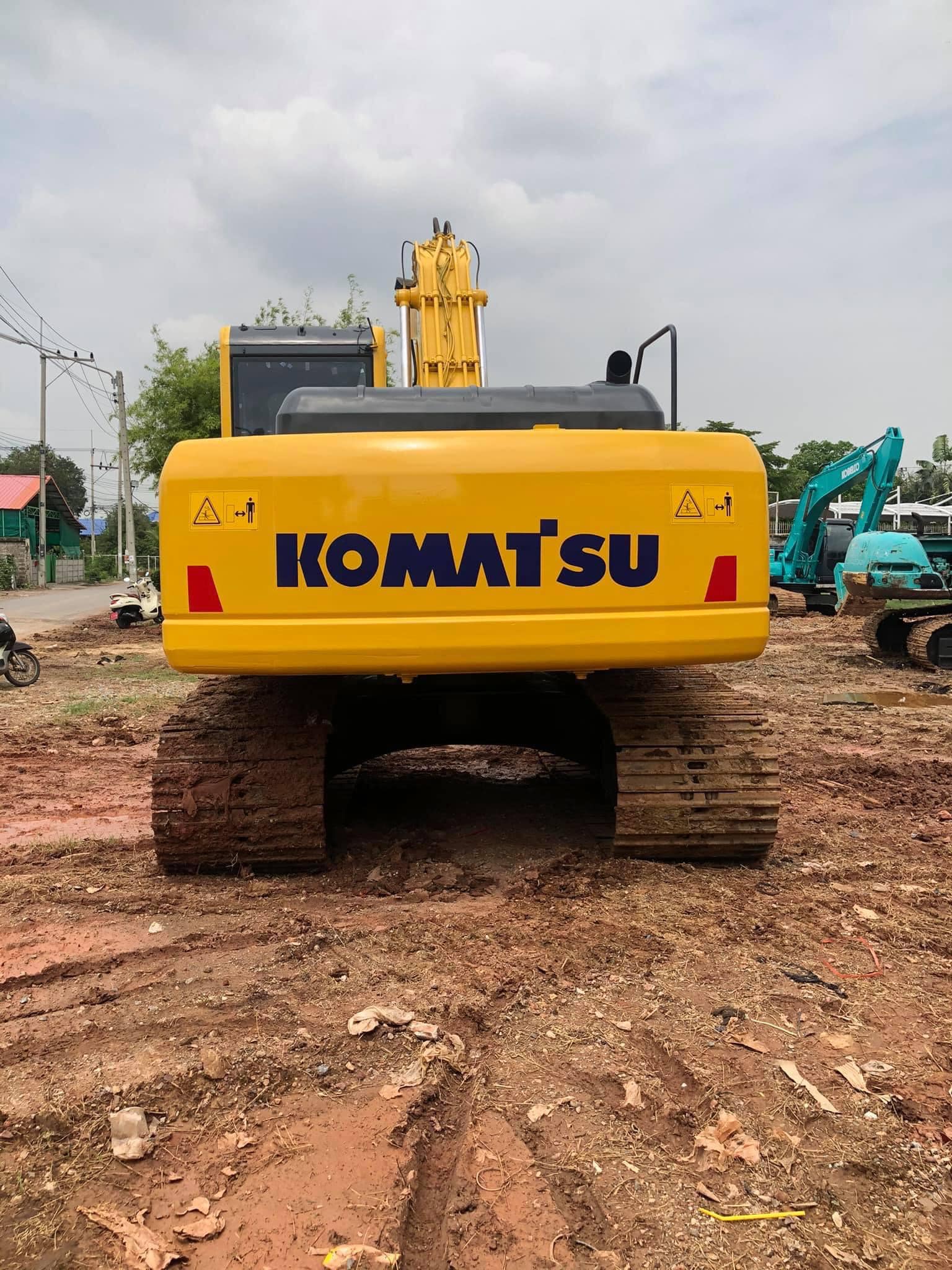 ขาย Komatsu Pc200 รุ่น 8 พร้อมใช้ 098-7155789 086-4631102