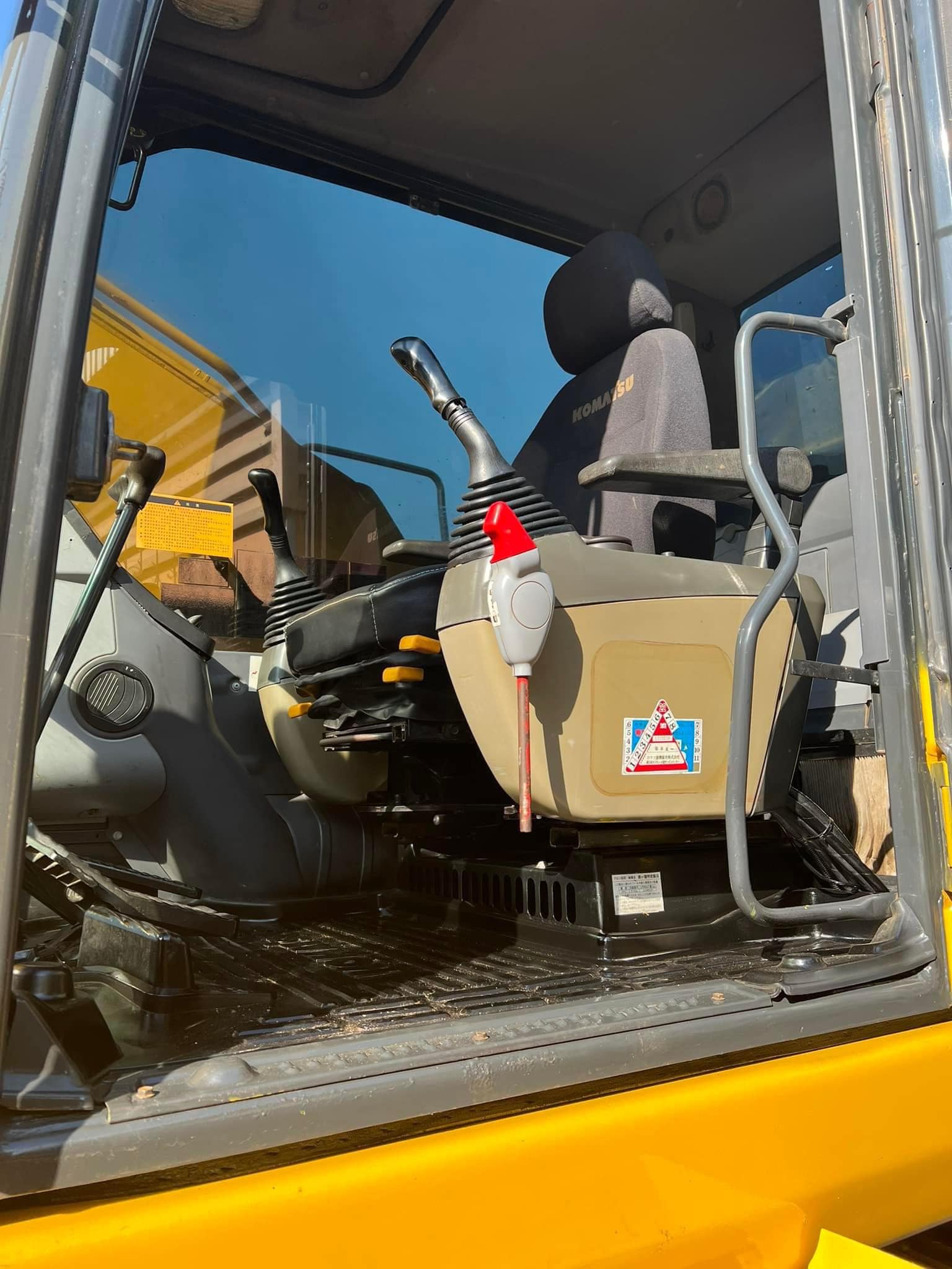 โคมัสสุ PC200รุ่น8MO เข้าใหม่ สด-ผ่อน 098-7155789 086-4631102 โคมัสสุ PC200รุ่น8MO เข้าใหม่ สด-ผ่อน 098-7155789 086-4631102