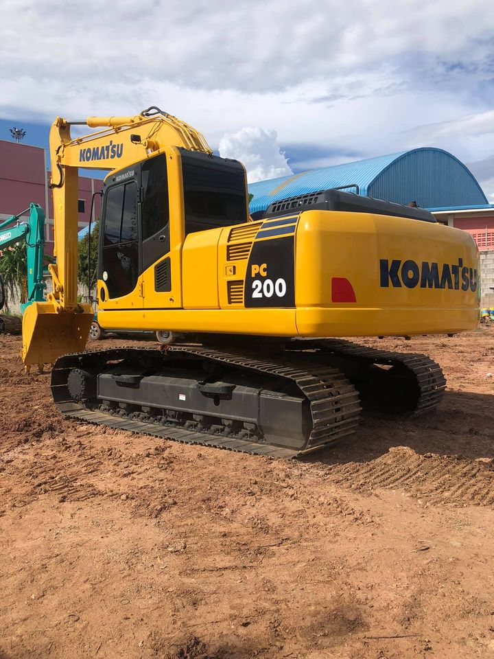 ขาย รุ่นฮิตเมืองไทย ขวัญใจเสี่ยตักดิน Pc200รุ่น8Mo 098-7155789 086-4631102