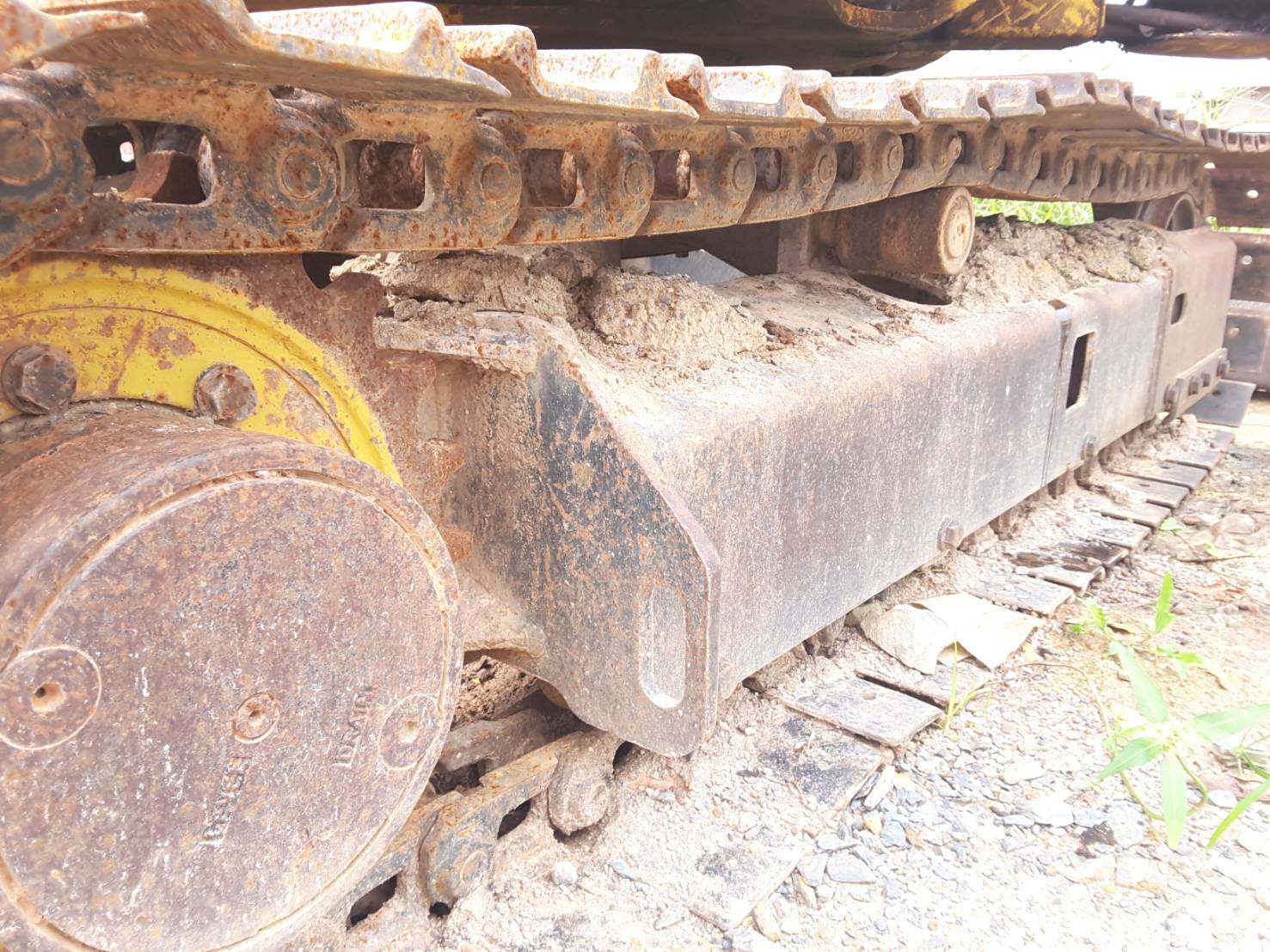 ขาย Komatsu Pc30Mr2 ช่วงล่างเต็ม ขายตามสภาพ ต่อรองได้ 098-7155789 086-4631102