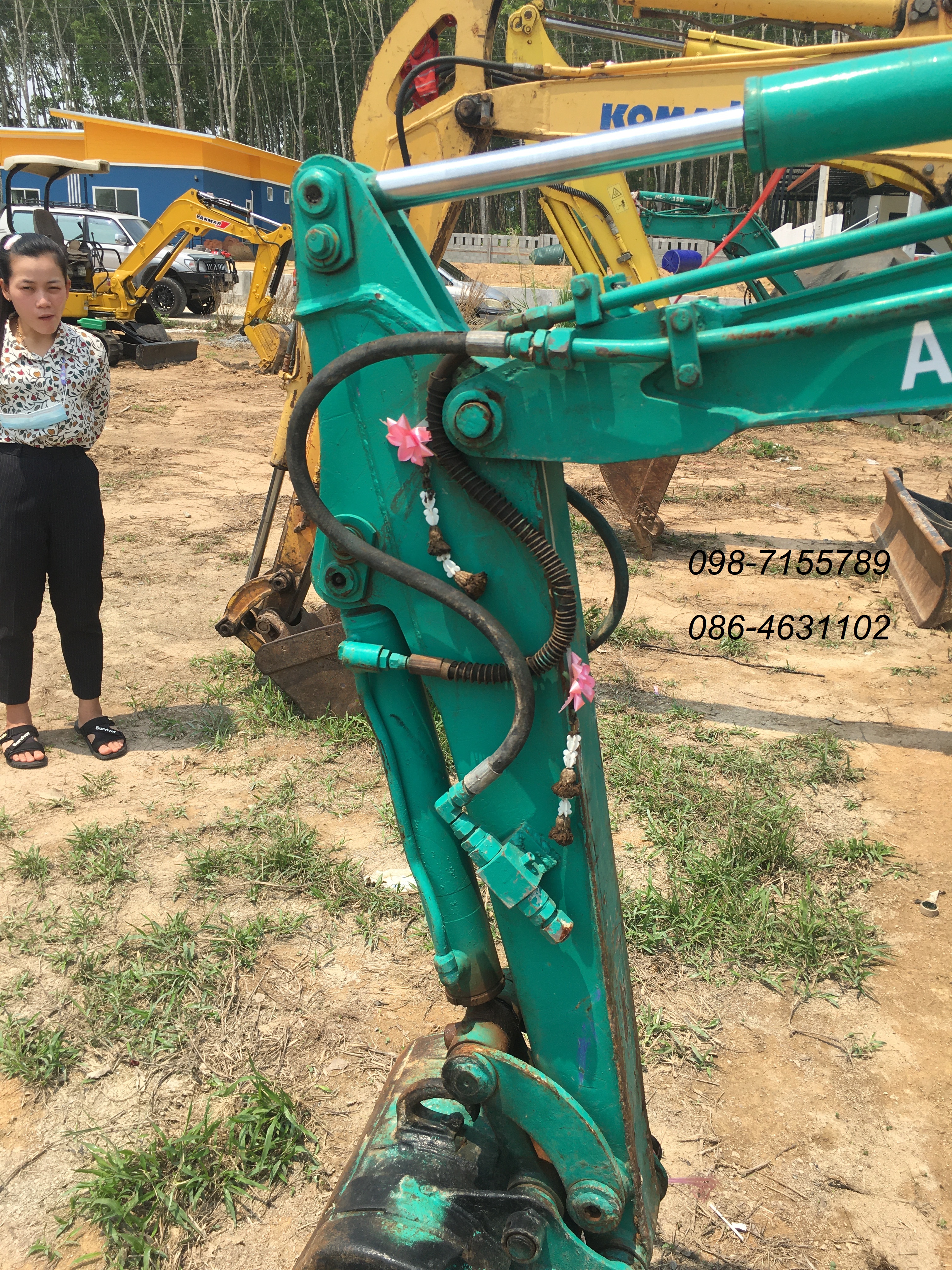 ขายKomatsu PC15 คอนโทรนสั้น เร็วแรง พร้อมลุยย 098-7155789 086-4631102