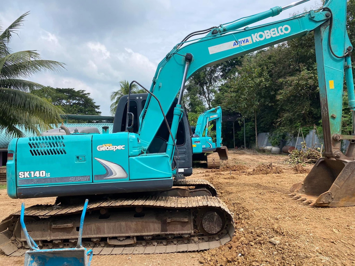 ขายแบคโฮ Kobelco SK140Super สวยๆ พร้อมใช้ 098-7155789 086-4631102 ขายแบคโฮ Kobelco SK140Super สวยๆ พร้อมใช้ 098-7155789 086-4631102