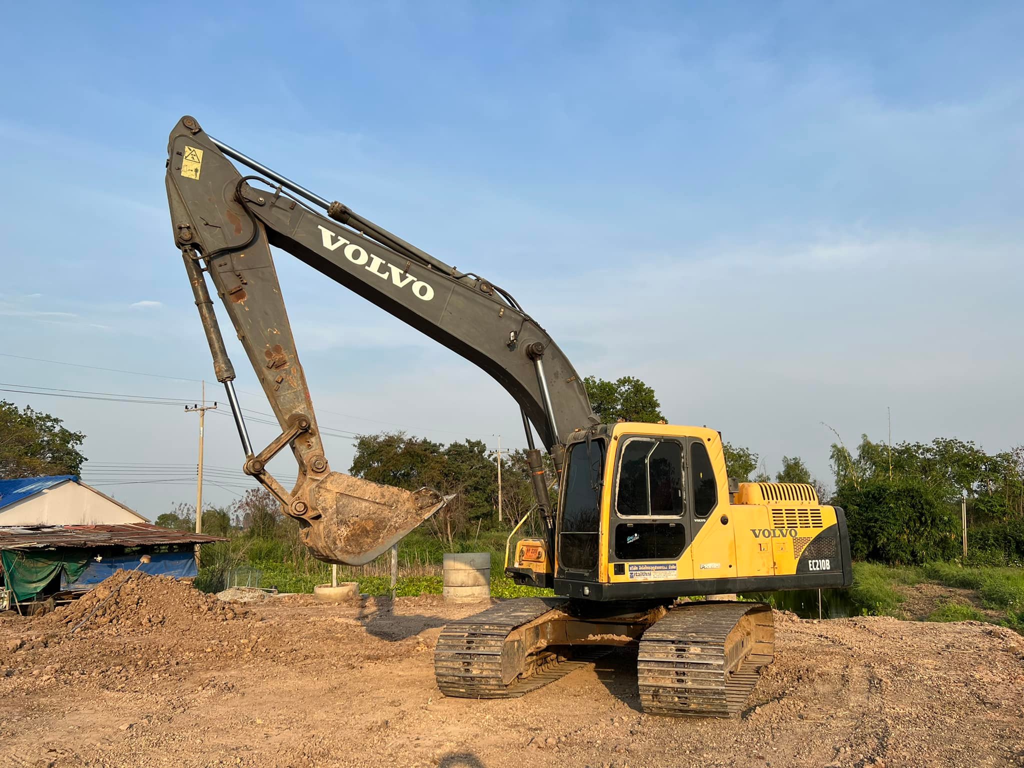 ขายแบคโฮ Volvo EC210B Prime พร้อมใช้งาน
