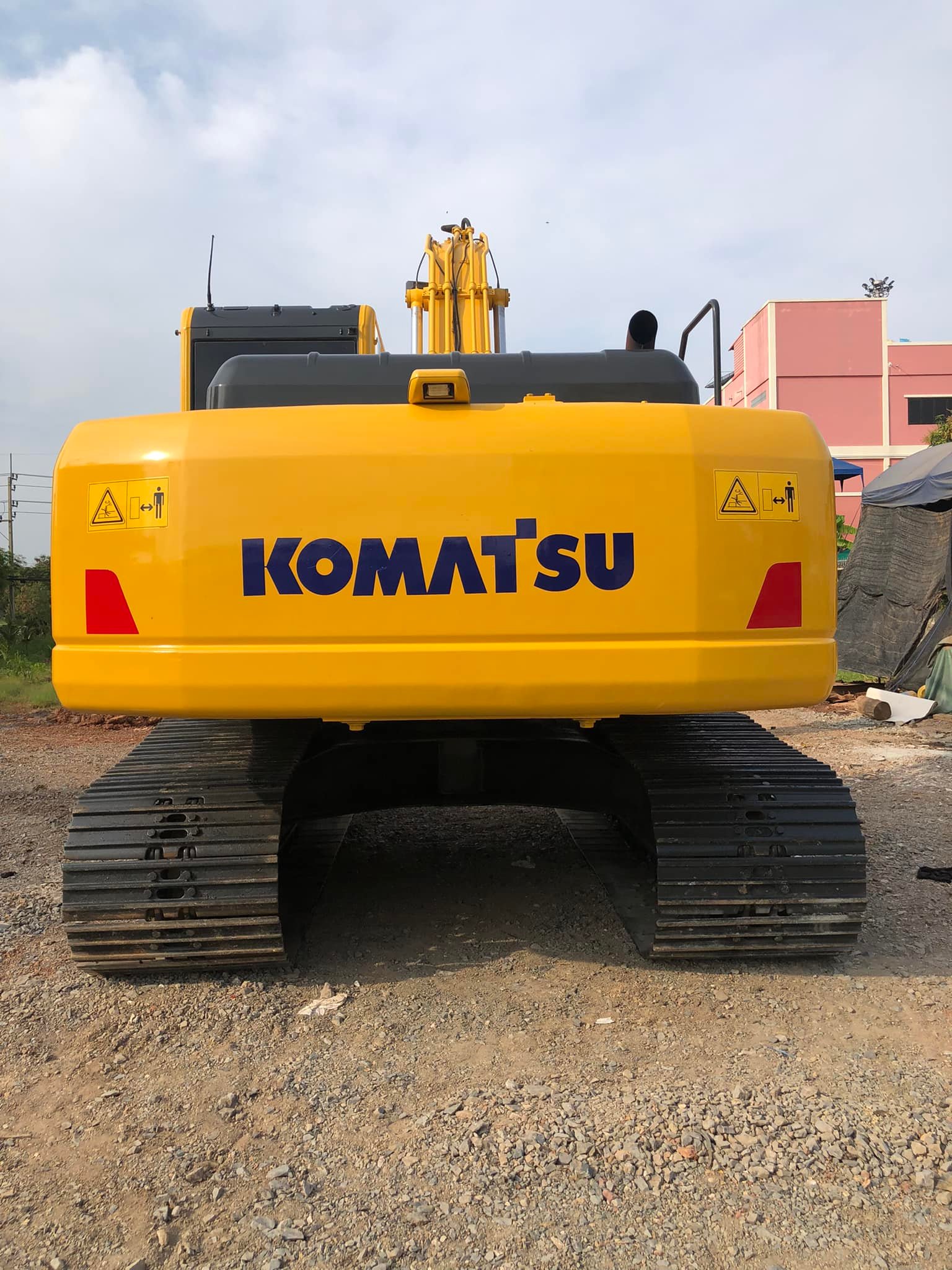 ขายแบคโฮ Komatsu Pc200-8mo รถสวยเข้าใหม่ 2.55 ล้าu พร้อมใช้เลยจ้าา ขายแบคโฮ Komatsu Pc200-8mo รถสวยเข้าใหม่ 2.55 ล้าu พร้อมใช้เลยจ้าา