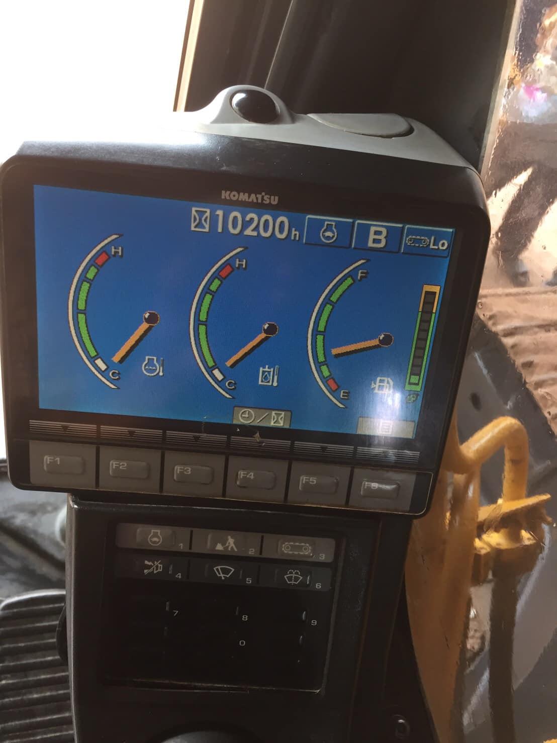 ขายแบคโฮ Komatsu PC200รุ่น8 098-7155789 086-4631102