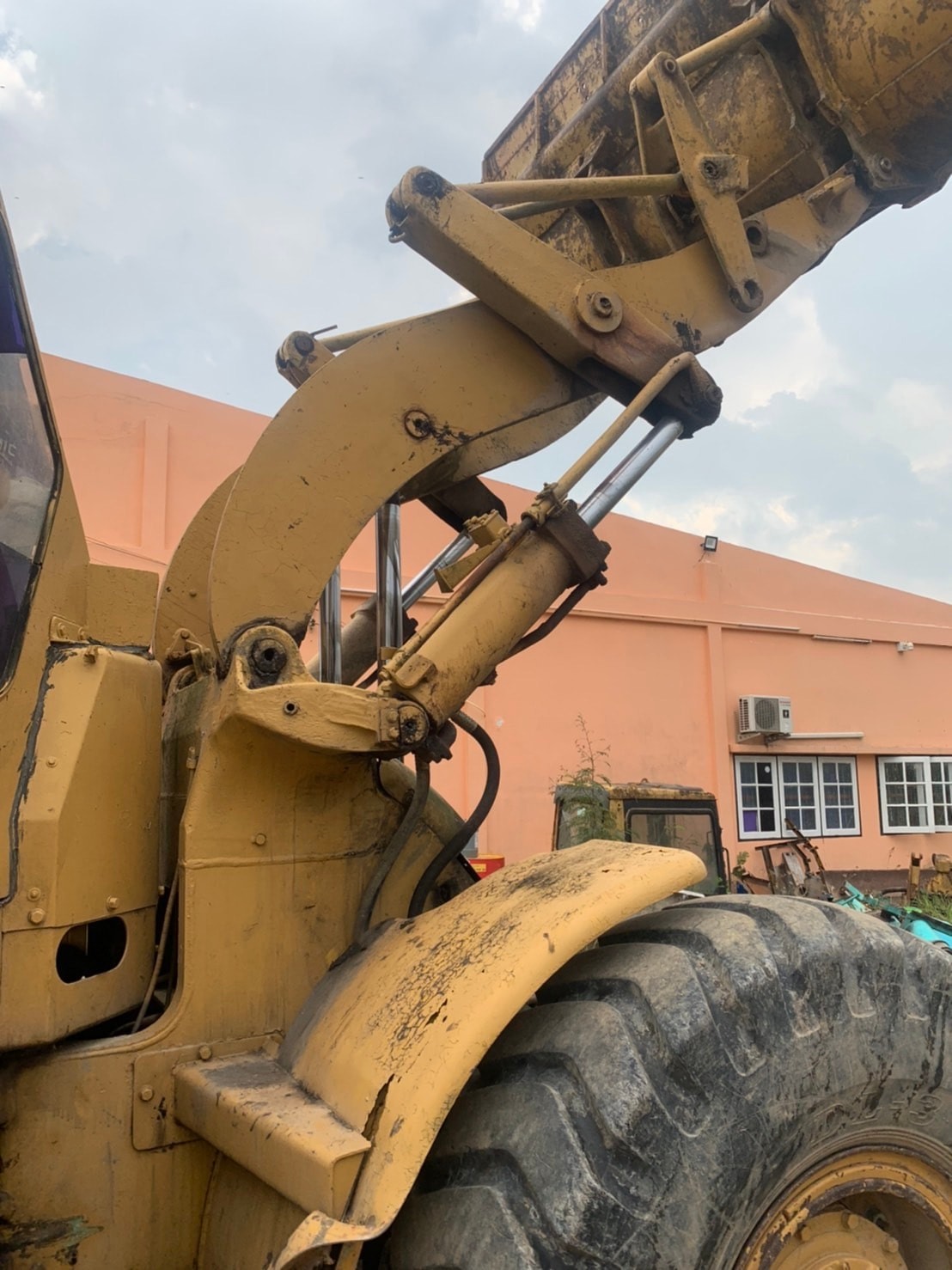 สายตัก เข้ามาคุยกันก่อน CAT 950 พร้อมใช้ 098-7155789 086-4631102