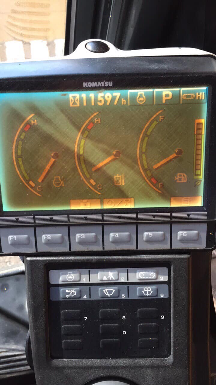 ขายแบคโฮ Komatsu PC200รุ่น8 พร้อมใช้ 098-7155789 086-4631102