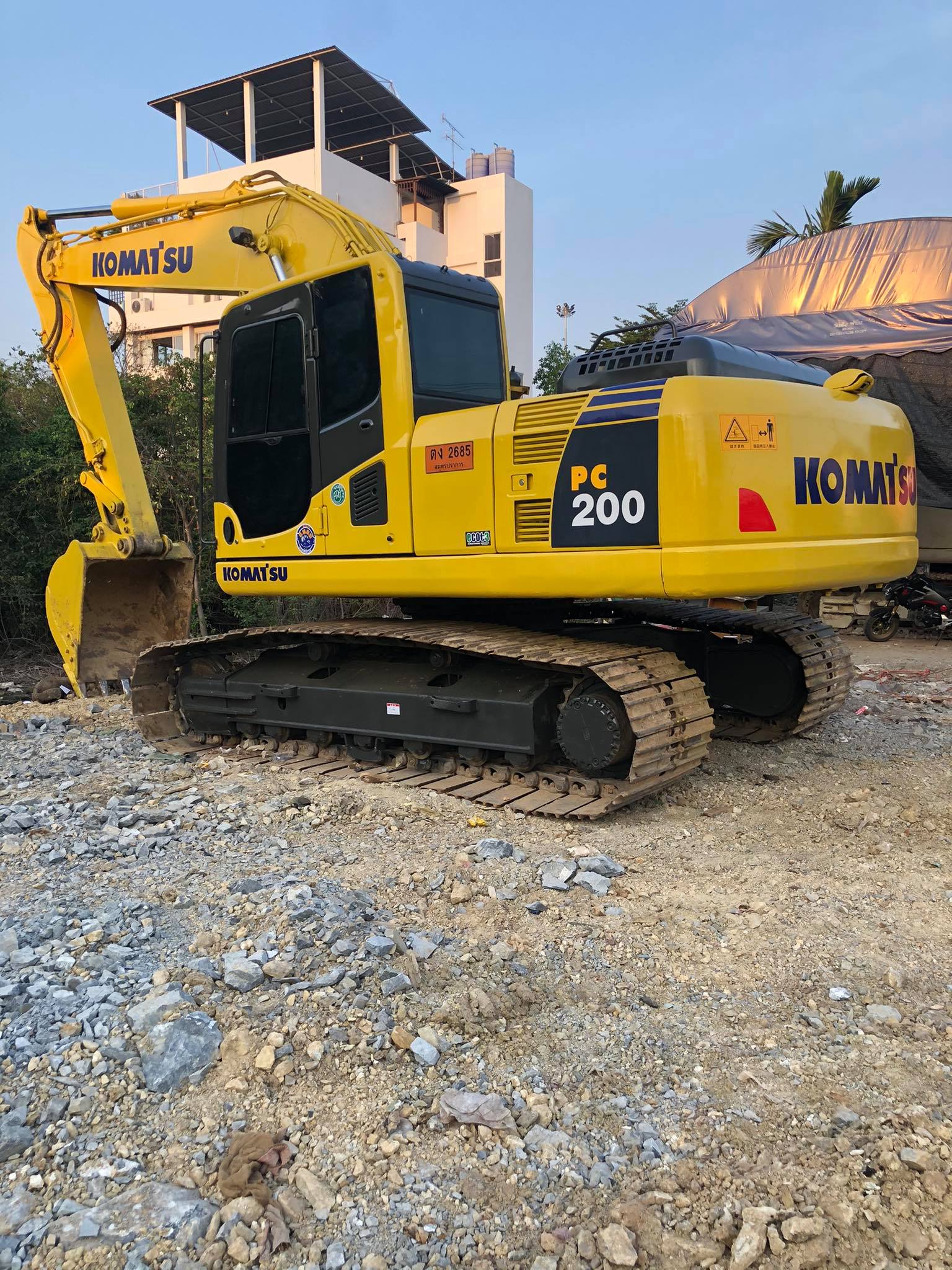 ขายKomatsu Pc200รุ่น8 N1 เล่มทะเบียน ไฟฟ้าเต็ม รถอยู่สมุทรสาคร เบอร์ติดต่อ 098-7155789 086-4631102