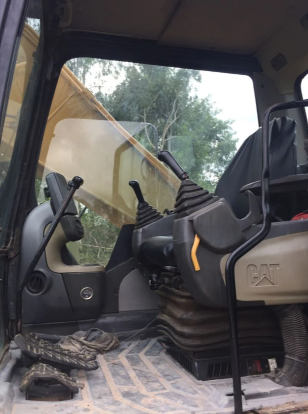 ขายแบคโฮ CAT 320D ราคาเบาๆ 098-7155789 086-4631102 ขายแบคโฮ CAT 320D ราคาเบาๆ 098-7155789 086-4631102