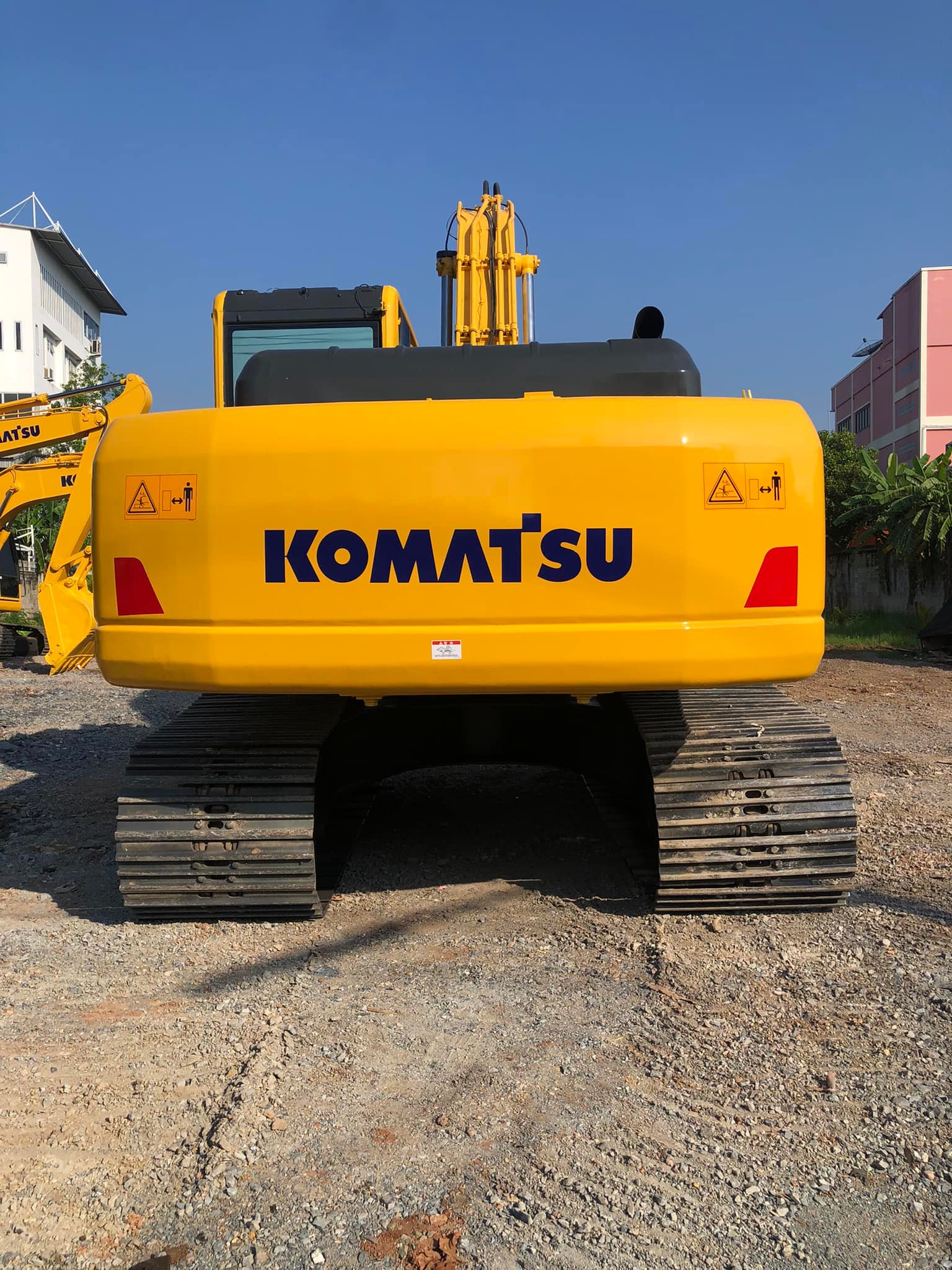 ขายแบคโฮ Komatsu PC200รุ่น8 พร้อมใช้ 098-7155789 086-4631102