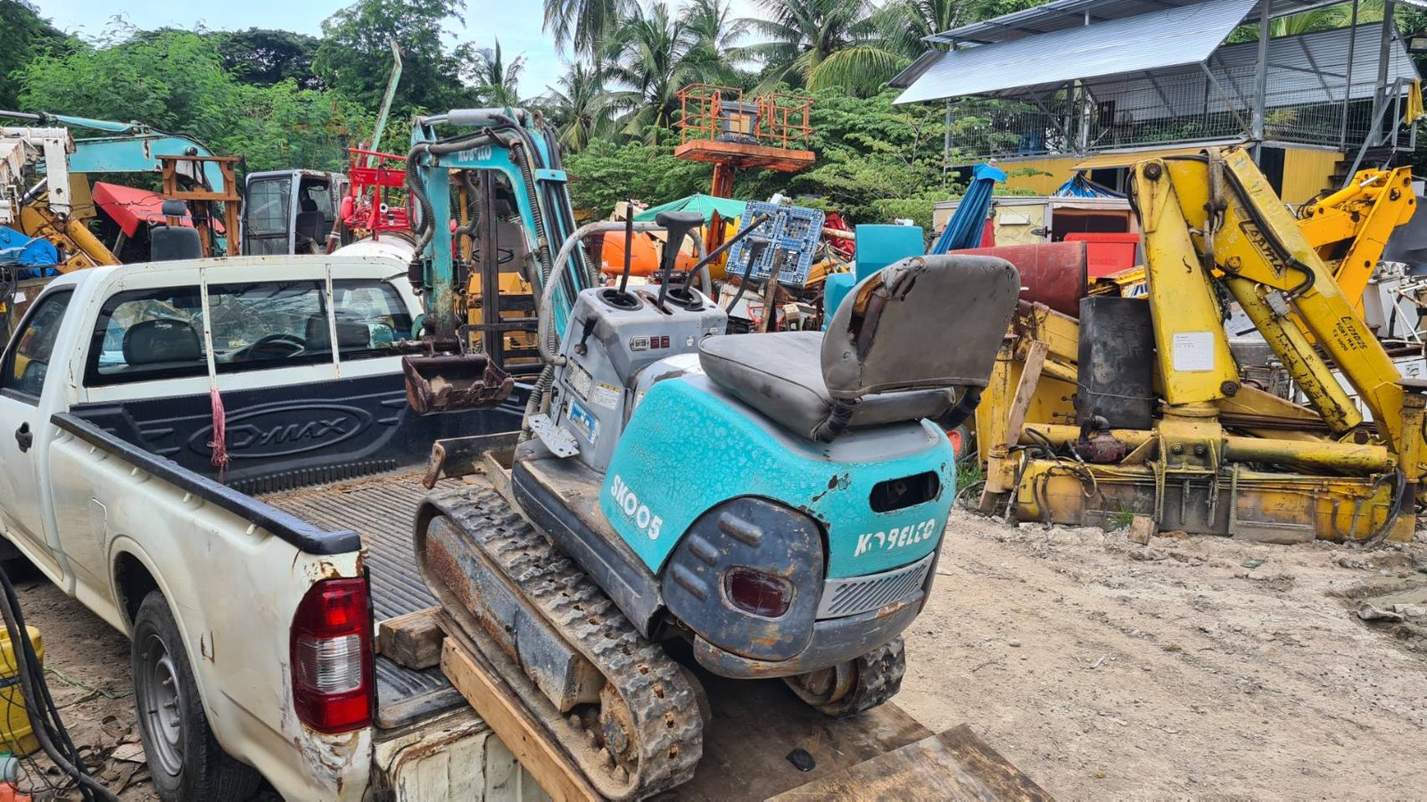 ขาย รถขุด แบคโฮ kobelco sk05 ดีเซล1สูบ แทรคเลื่อนเข้าออกได้ 75 cm พร้อมหัวเจาะแย็ก กระแทก เบรคเกอร์ ขาย รถขุด แบคโฮ kobelco sk05 ดีเซล1สูบ แทรคเลื่อนเข้าออกได้ 75 cm พร้อมหัวเจาะแย็ก กระแทก เบรคเกอร์