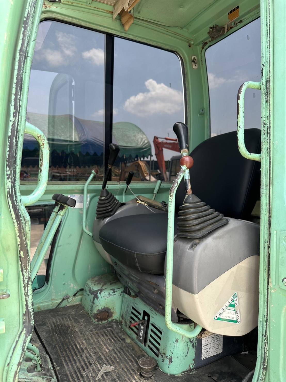 Komatsu PC 25-1 รถเก่านอก สวิงบูม แทร็คยาง ใบมีด บุ้งกี๋ หัวเก๋ง เอกสารอินวอซ์ Komatsu PC 25-1 รถเก่านอก สวิงบูม แทร็คยาง ใบมีด บุ้งกี๋ หัวเก๋ง เอกสารอินวอซ์