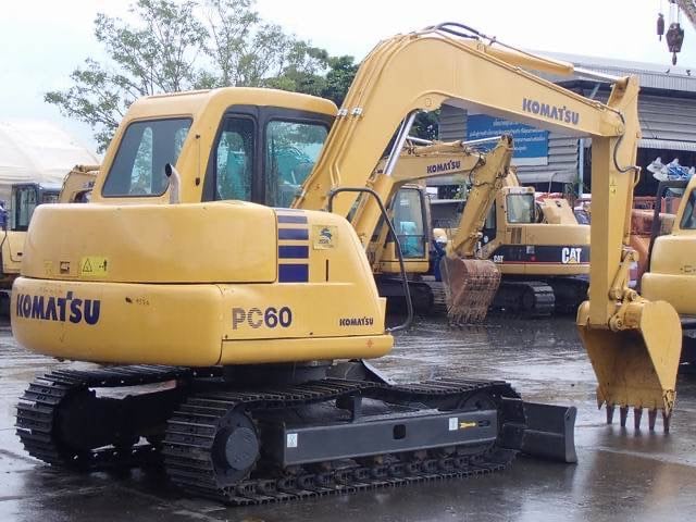 KOMATSU PC 60-7 รถเก่านอก KOMATSU PC 60-7 รถเก่านอก