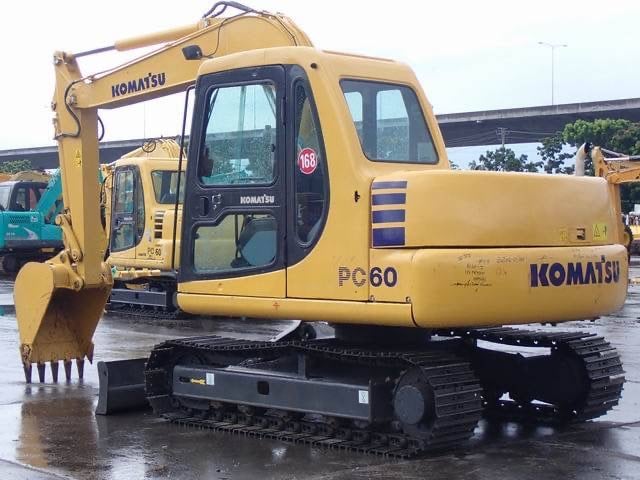 KOMATSU PC 60-7 รถเก่านอก KOMATSU PC 60-7 รถเก่านอก