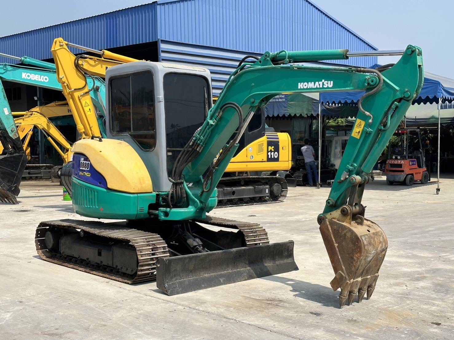 KOMATSU PC 40 MR-1 รถเก่านอก แทร็คเหล็ก ใบมีด สวิงบูม ปุ้งกี๋ ลายแย็ก เอกสารอินวอย KOMATSU PC 40 MR-1 รถเก่านอก แทร็คเหล็ก ใบมีด สวิงบูม ปุ้งกี๋ ลายแย็ก เอกสารอินวอย