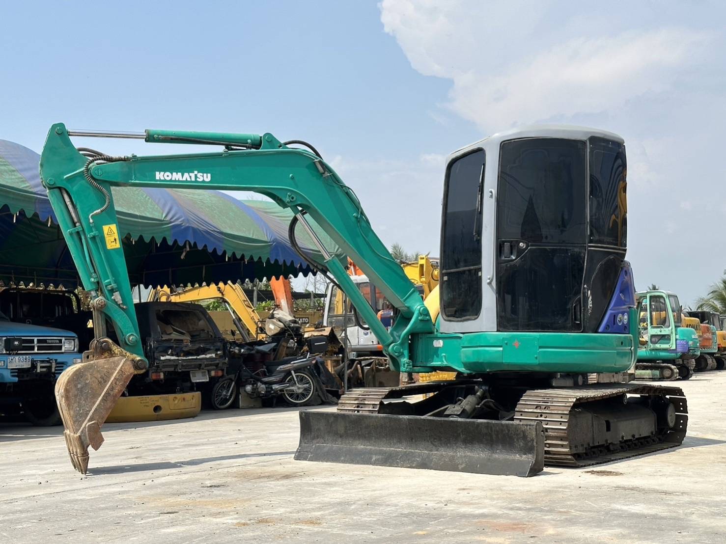 KOMATSU PC 40 MR-1 รถเก่านอก แทร็คเหล็ก ใบมีด สวิงบูม ปุ้งกี๋ ลายแย็ก เอกสารอินวอย