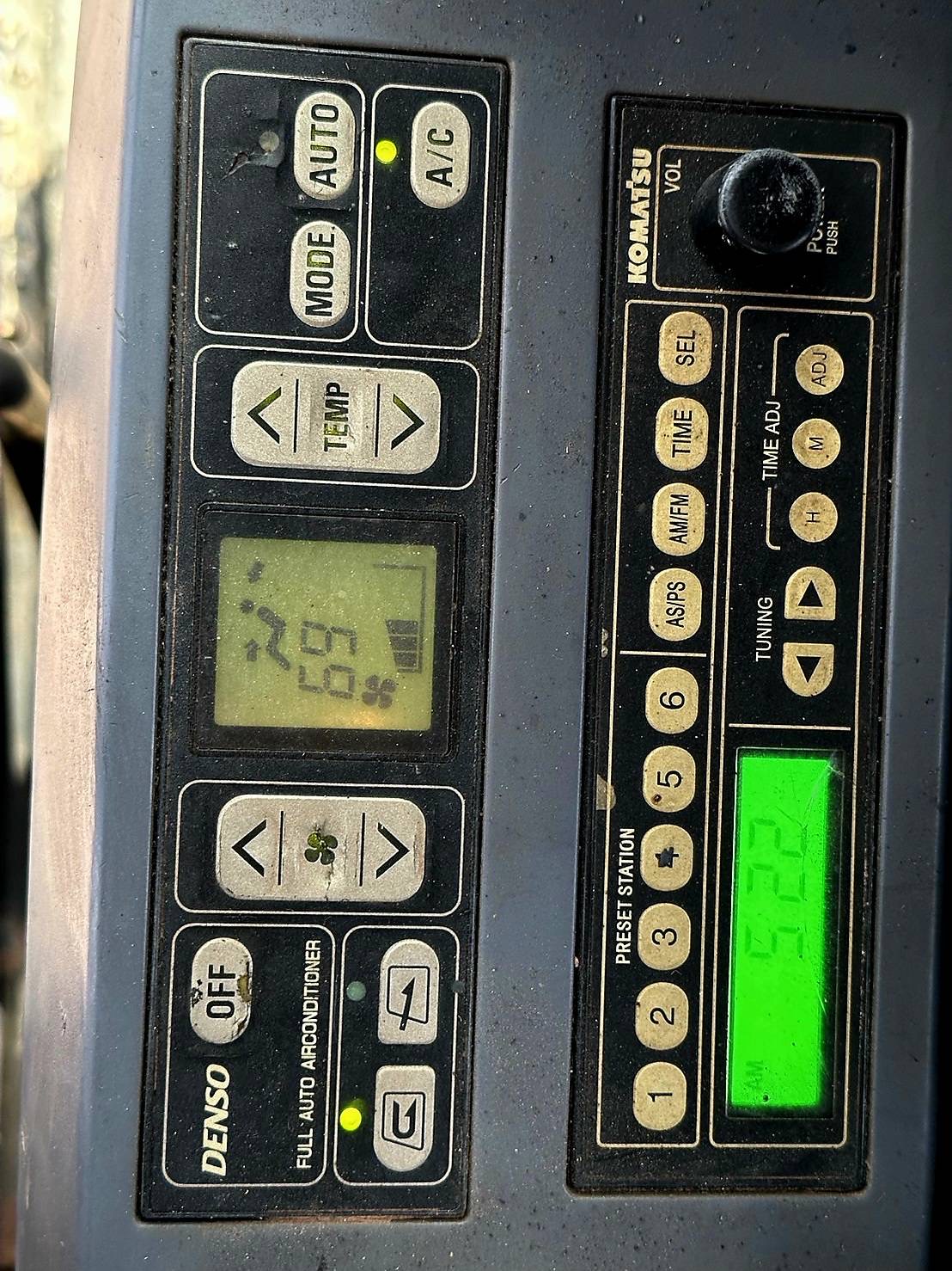 KOMATSU PC 110-7 เก่านอก ไฟฟ้าครบ ไมล์ 6,200 ชม. แอร์เย็น ลายแย็ก เอกสารแจ้งจำหน่าย