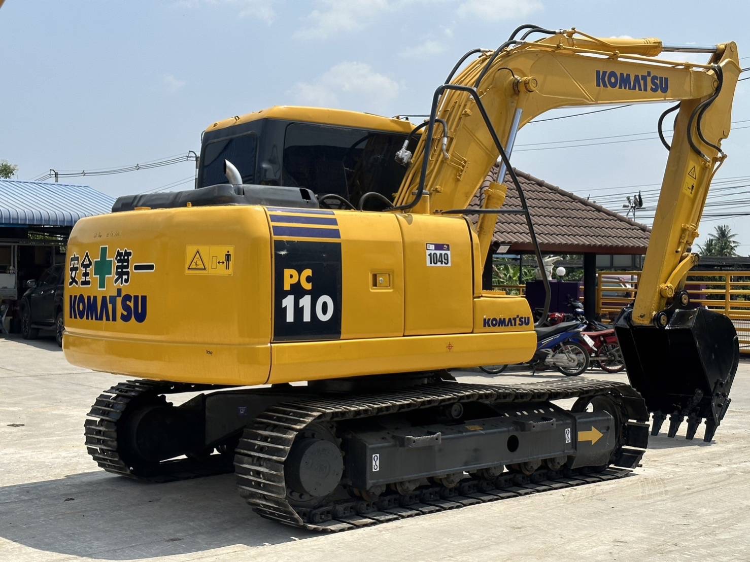 KOMATSU PC 110-7 เก่านอก ไฟฟ้าครบ ไมล์ 6,200 ชม. แอร์เย็น ลายแย็ก เอกสารแจ้งจำหน่าย