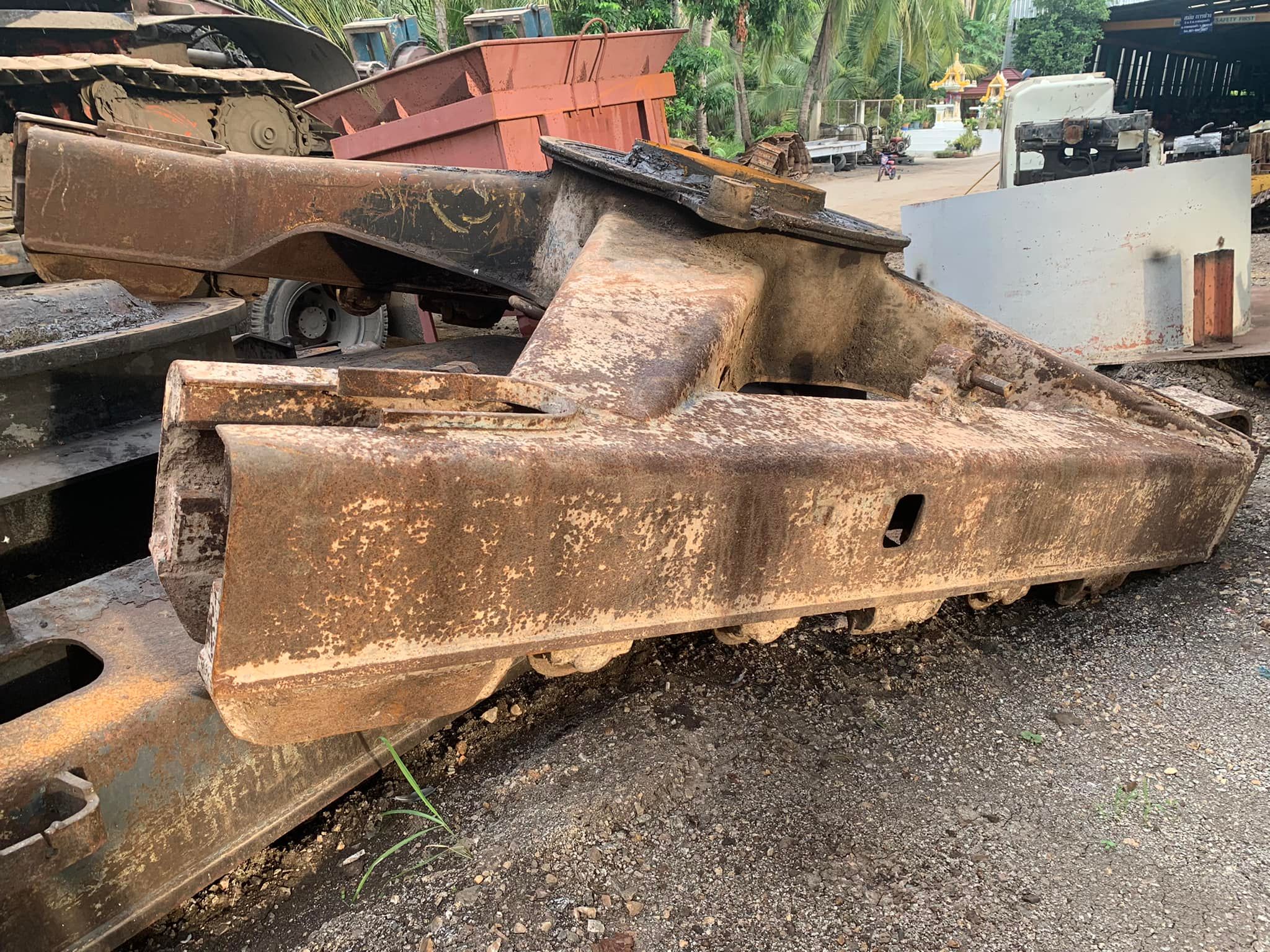 เฟรม แบคโฮ sk200-8 ,sk210-10 mark10 ็Hitachi 5G pc120-3 เฟรม แบคโฮ sk200-8 ,sk210-10 mark10 ็Hitachi 5G pc120-3