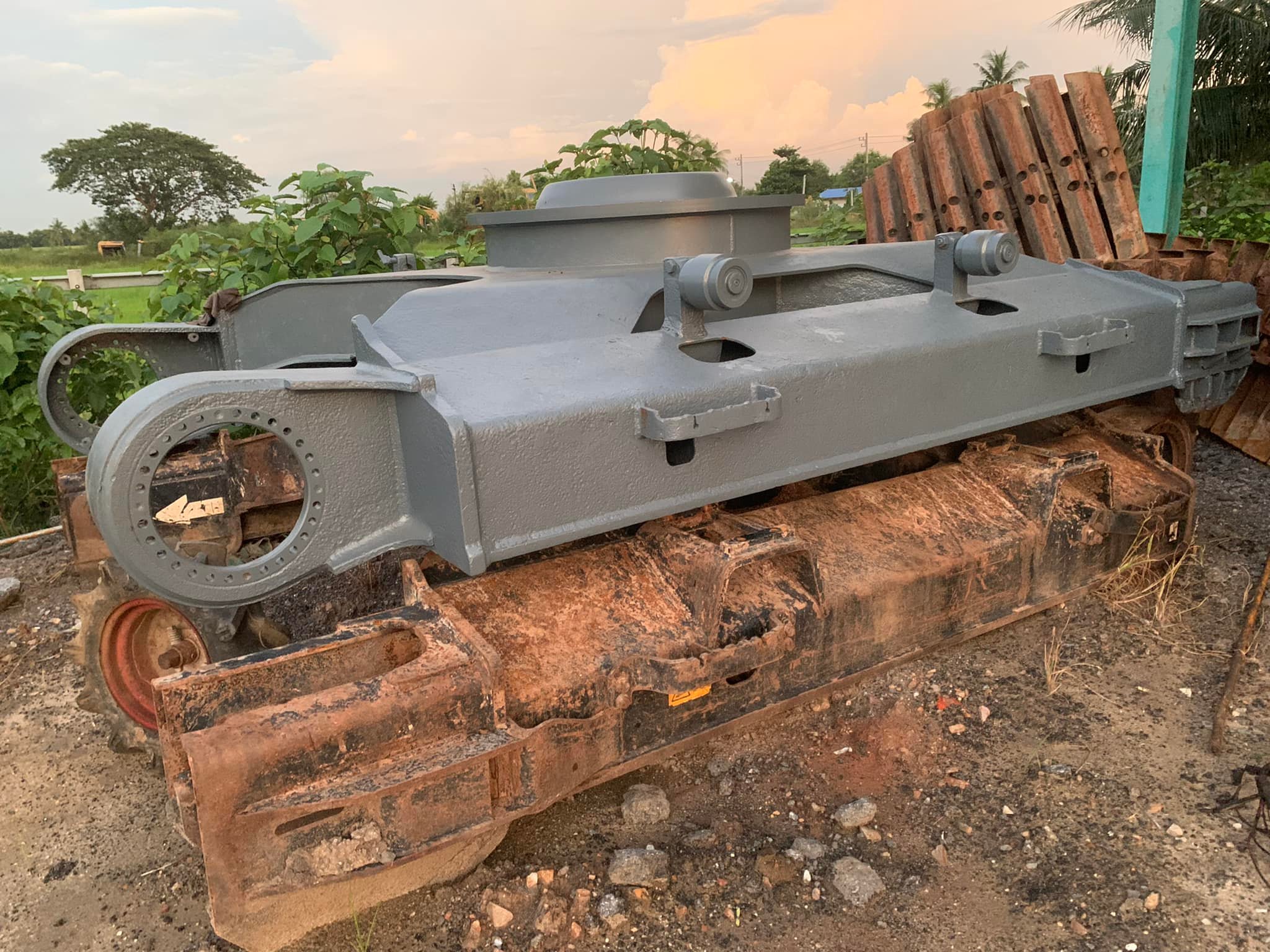 เฟรม แบคโฮ sk200-8 ,sk210-10 mark10 ็Hitachi 5G pc120-3 เฟรม แบคโฮ sk200-8 ,sk210-10 mark10 ็Hitachi 5G pc120-3