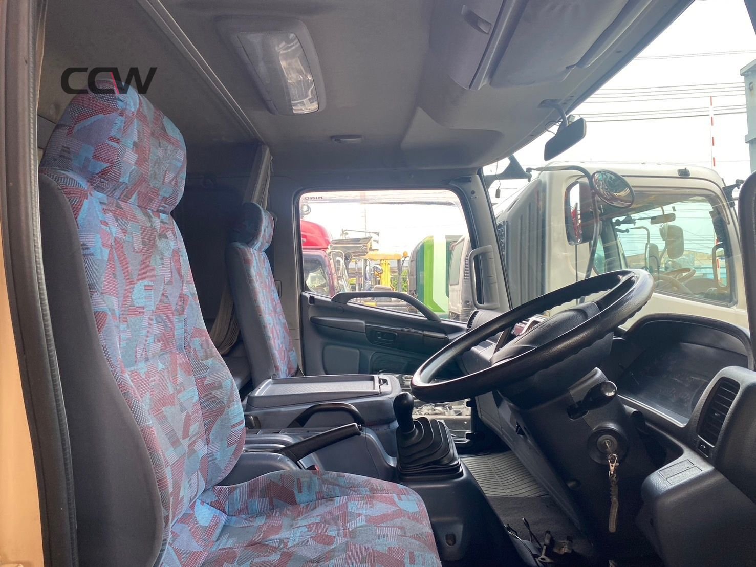 หัวเก๋ง HINO MEGA หัวกว้าง มีที่นอน