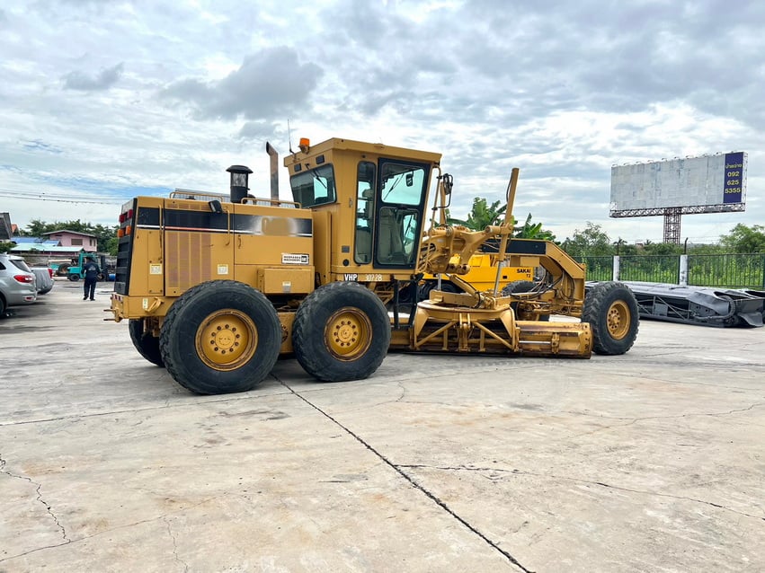 รถเกรด Caterpillar 140H SN 2ZK075xx (สภาพสวย พร้อมใช้งาน มีเอกสารนำเข้าครบ ไม่เคยใช้งานในไทย) รถเกรด Caterpillar 140H SN 2ZK075xx (สภาพสวย พร้อมใช้งาน มีเอกสารนำเข้าครบ ไม่เคยใช้งานในไทย)