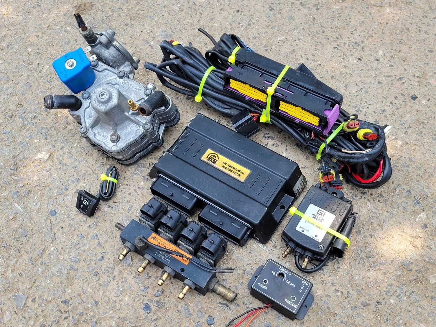 ชุดแก๊สหัวฉีด LPG ยี่ห้อ BSM แบบ 4 สูบ ชุดแก๊สหัวฉีด LPG ยี่ห้อ BSM แบบ 4 สูบ