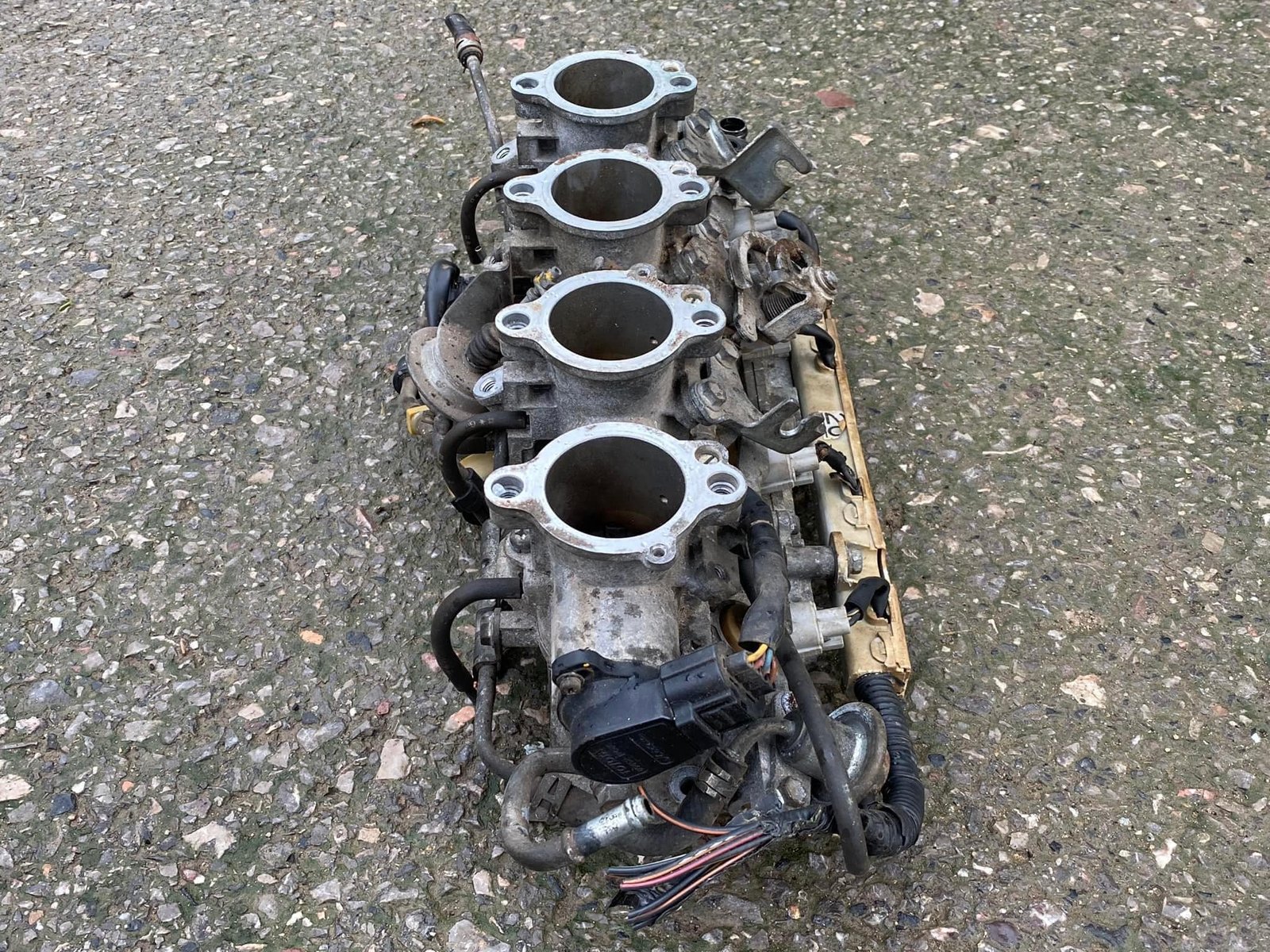 ลิ้นเร่ง 4 ลิ้น TOYOTA 4A-GE 20V ฝาขาว ลิ้นเร่ง 4 ลิ้น TOYOTA 4A-GE 20V ฝาขาว