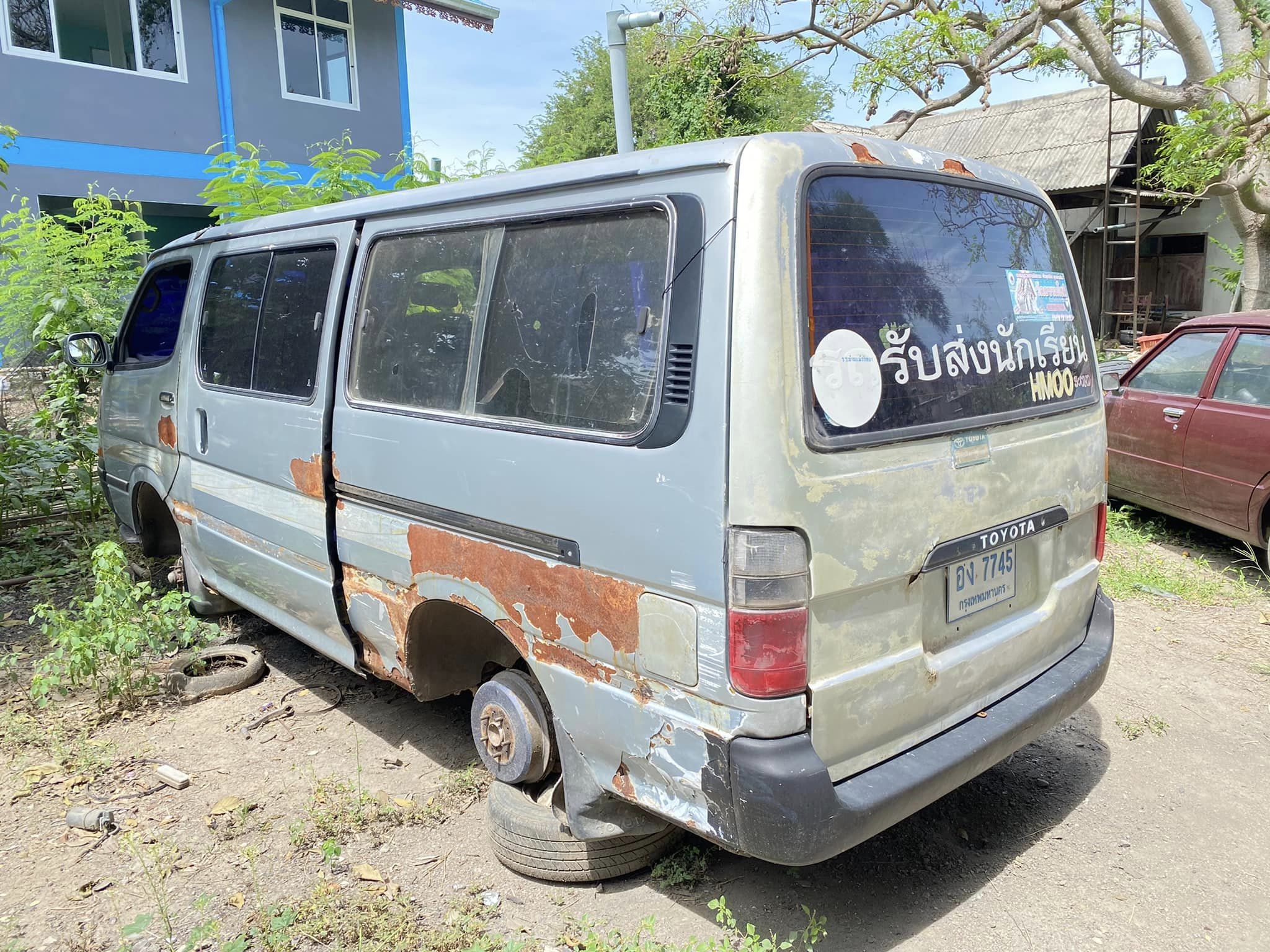 แยกอะไหล่ทั้งคันรถตู้ TOYOTA HIACE แยกอะไหล่ทั้งคันรถตู้ TOYOTA HIACE