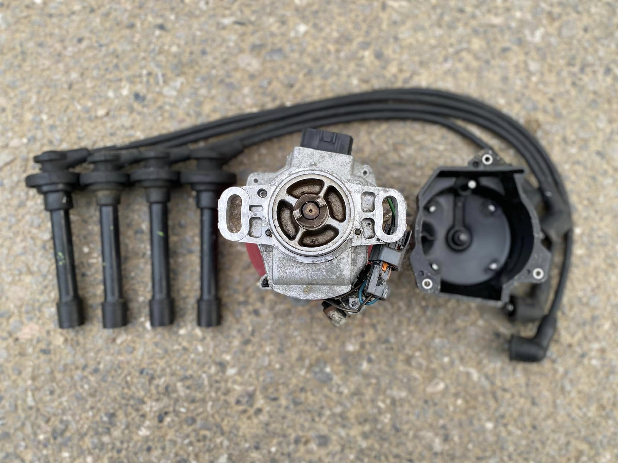 จานจ่ายแท้ NISSAN รหัส GA15 แถมสายหัวเทียน จานจ่ายแท้ NISSAN รหัส GA15 แถมสายหัวเทียน