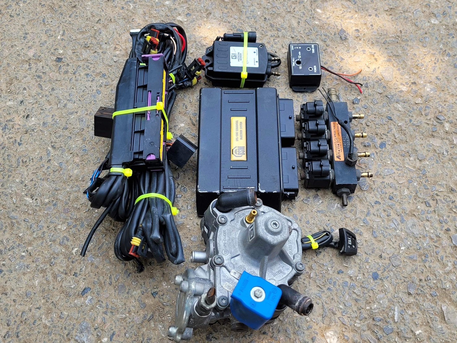 ชุดแก๊สหัวฉีด LPG ยี่ห้อ BSM แบบ 4 สูบ ชุดแก๊สหัวฉีด LPG ยี่ห้อ BSM แบบ 4 สูบ