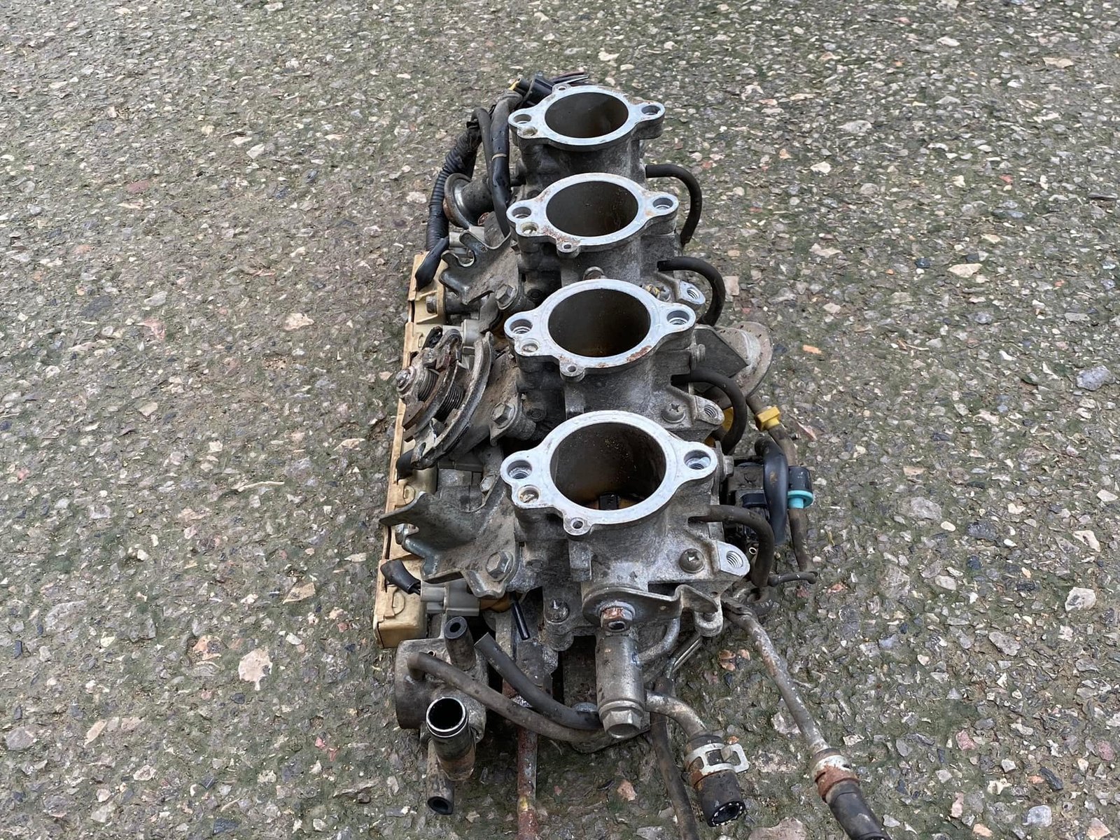 ลิ้นเร่ง 4 ลิ้น TOYOTA 4A-GE 20V ฝาขาว ลิ้นเร่ง 4 ลิ้น TOYOTA 4A-GE 20V ฝาขาว