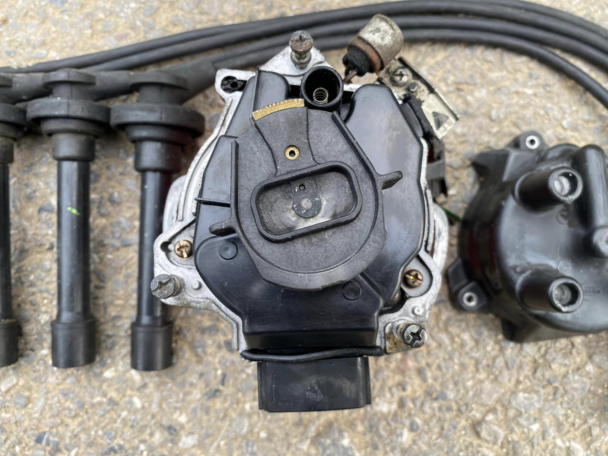 จานจ่ายแท้ NISSAN รหัส GA15 แถมสายหัวเทียน จานจ่ายแท้ NISSAN รหัส GA15 แถมสายหัวเทียน