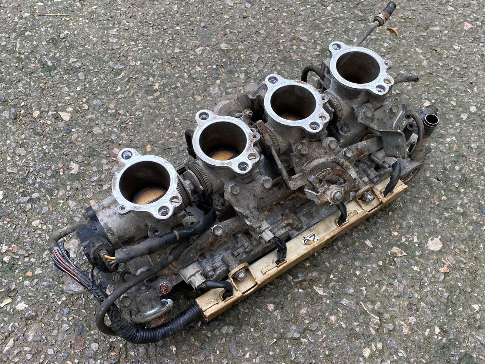 ลิ้นเร่ง 4 ลิ้น TOYOTA 4A-GE 20V ฝาขาว ลิ้นเร่ง 4 ลิ้น TOYOTA 4A-GE 20V ฝาขาว