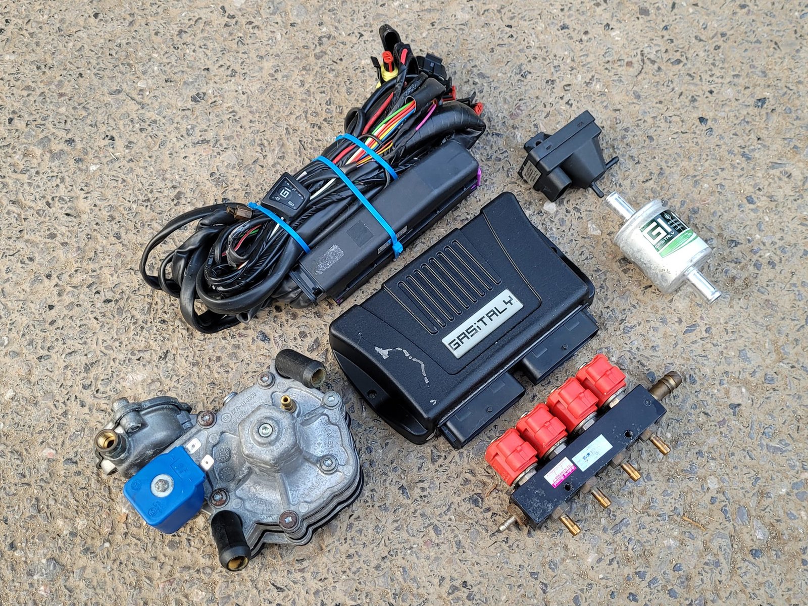 ชุดแก๊สหัวฉีด LPG ยี่ห้อ GI GASITALY แบบ 4 สูบ ชุดแก๊สหัวฉีด LPG ยี่ห้อ GI GASITALY แบบ 4 สูบ