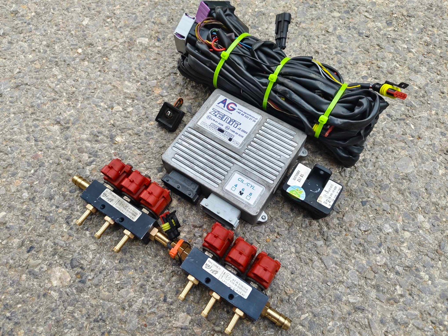 ชุดแก๊สหัวฉีด LPG ยี่ห้อ AG ZENIT JZ-2005 แบบ 6 สูบ ชุดแก๊สหัวฉีด LPG ยี่ห้อ AG ZENIT JZ-2005 แบบ 6 สูบ