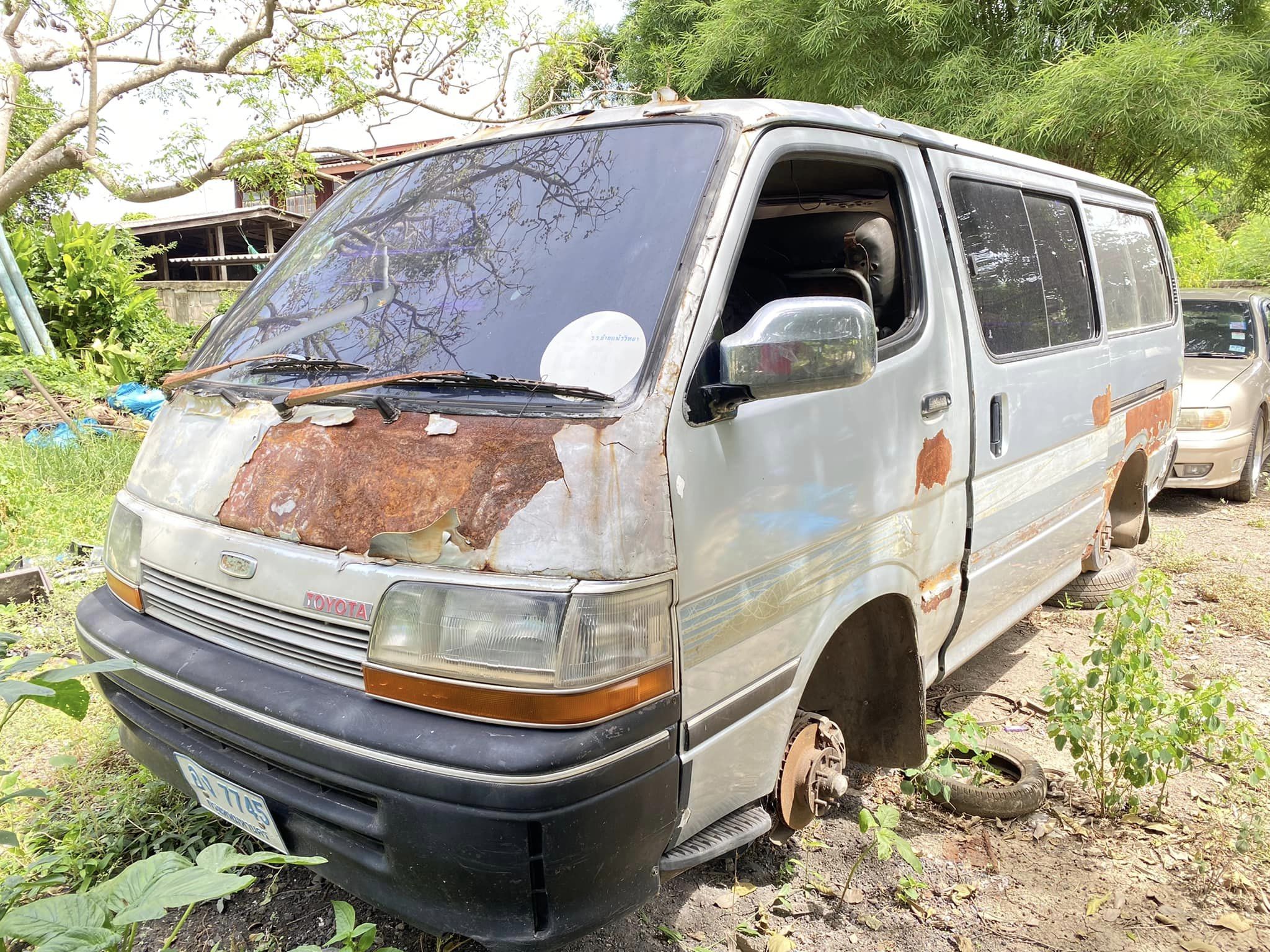 แยกอะไหล่ทั้งคันรถตู้ TOYOTA HIACE แยกอะไหล่ทั้งคันรถตู้ TOYOTA HIACE