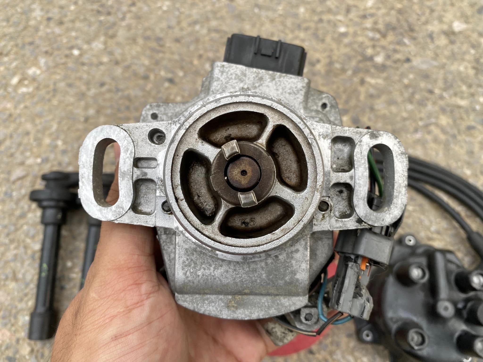 จานจ่ายแท้ NISSAN รหัส GA15 แถมสายหัวเทียน จานจ่ายแท้ NISSAN รหัส GA15 แถมสายหัวเทียน