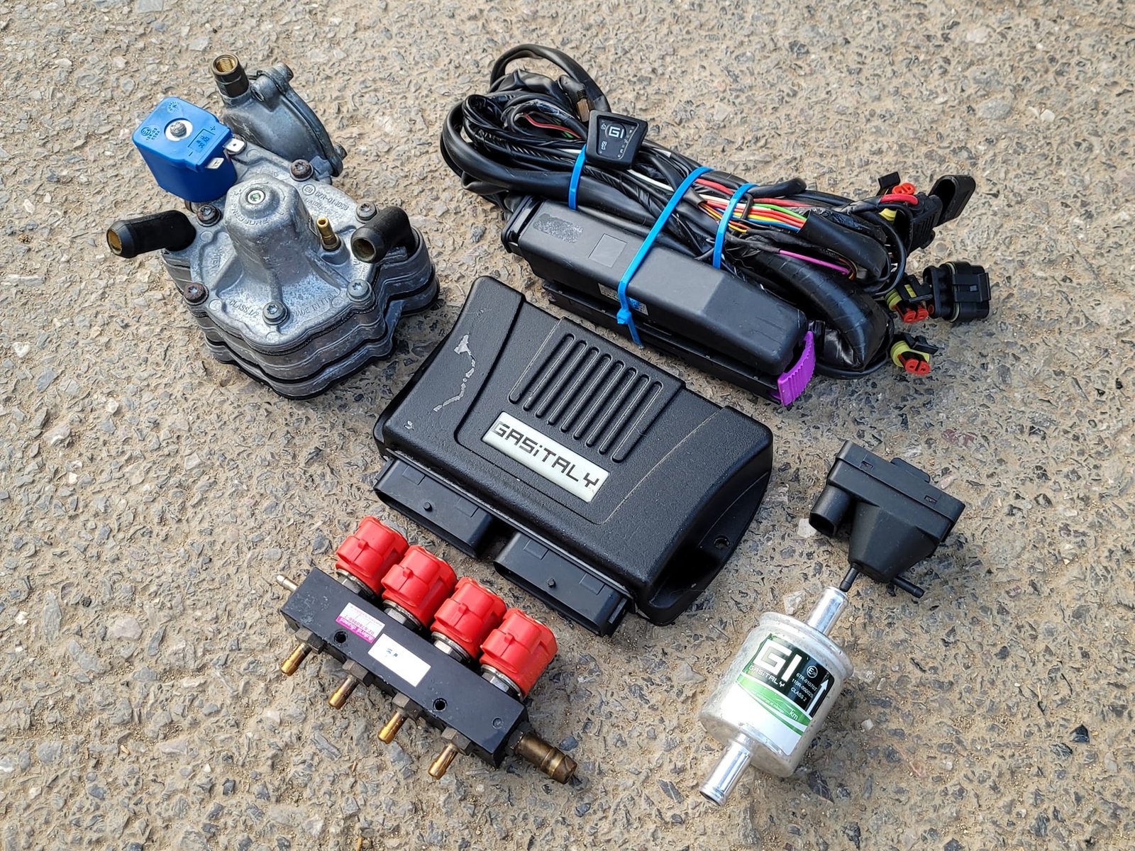 ชุดแก๊สหัวฉีด LPG ยี่ห้อ GI GASITALY แบบ 4 สูบ ชุดแก๊สหัวฉีด LPG ยี่ห้อ GI GASITALY แบบ 4 สูบ