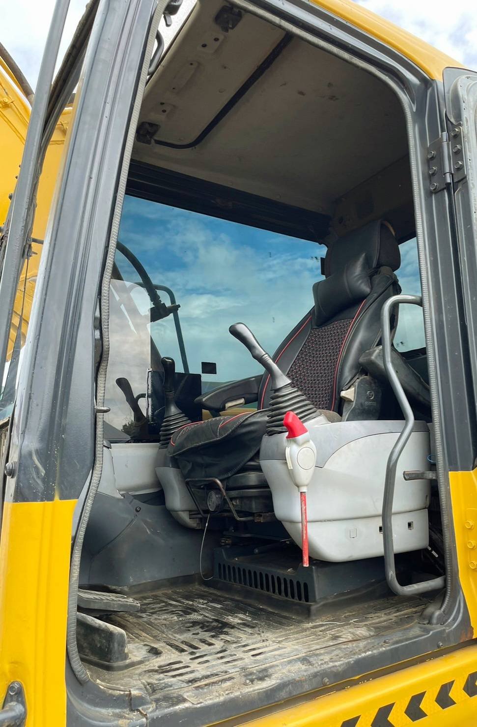 Komatsu 130-7เก่านอกระบบเต็มเอกสาร แจ้งจำหน่าย