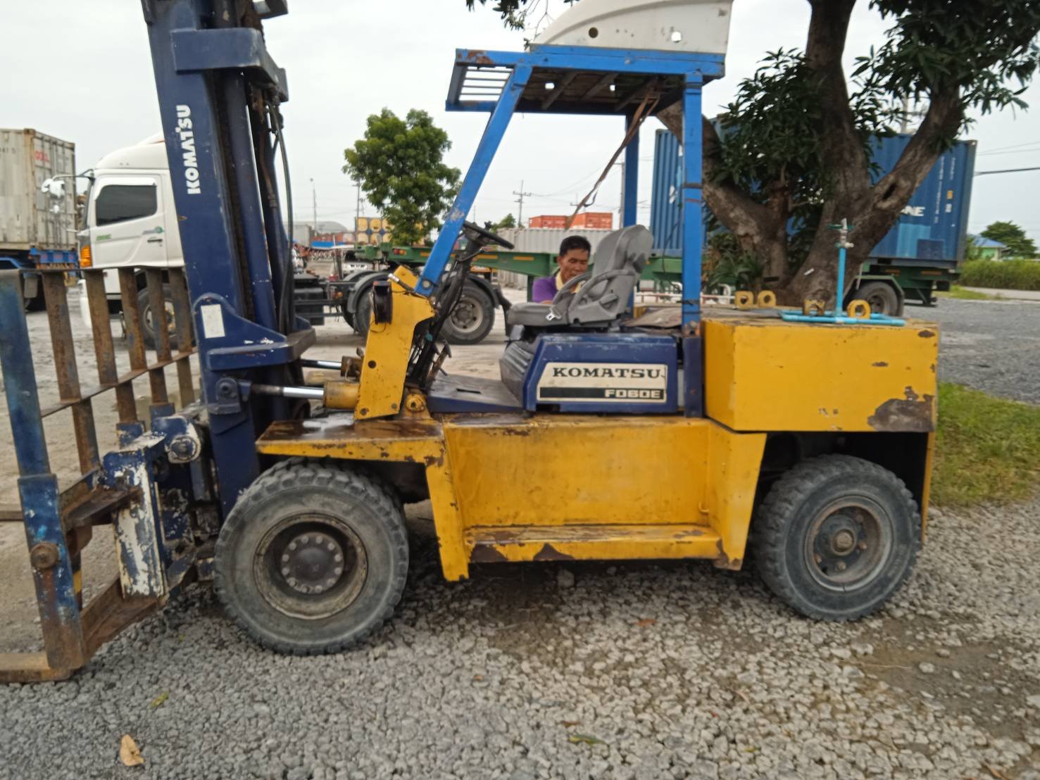 โฟลคลีฟ6ตันKomatsu