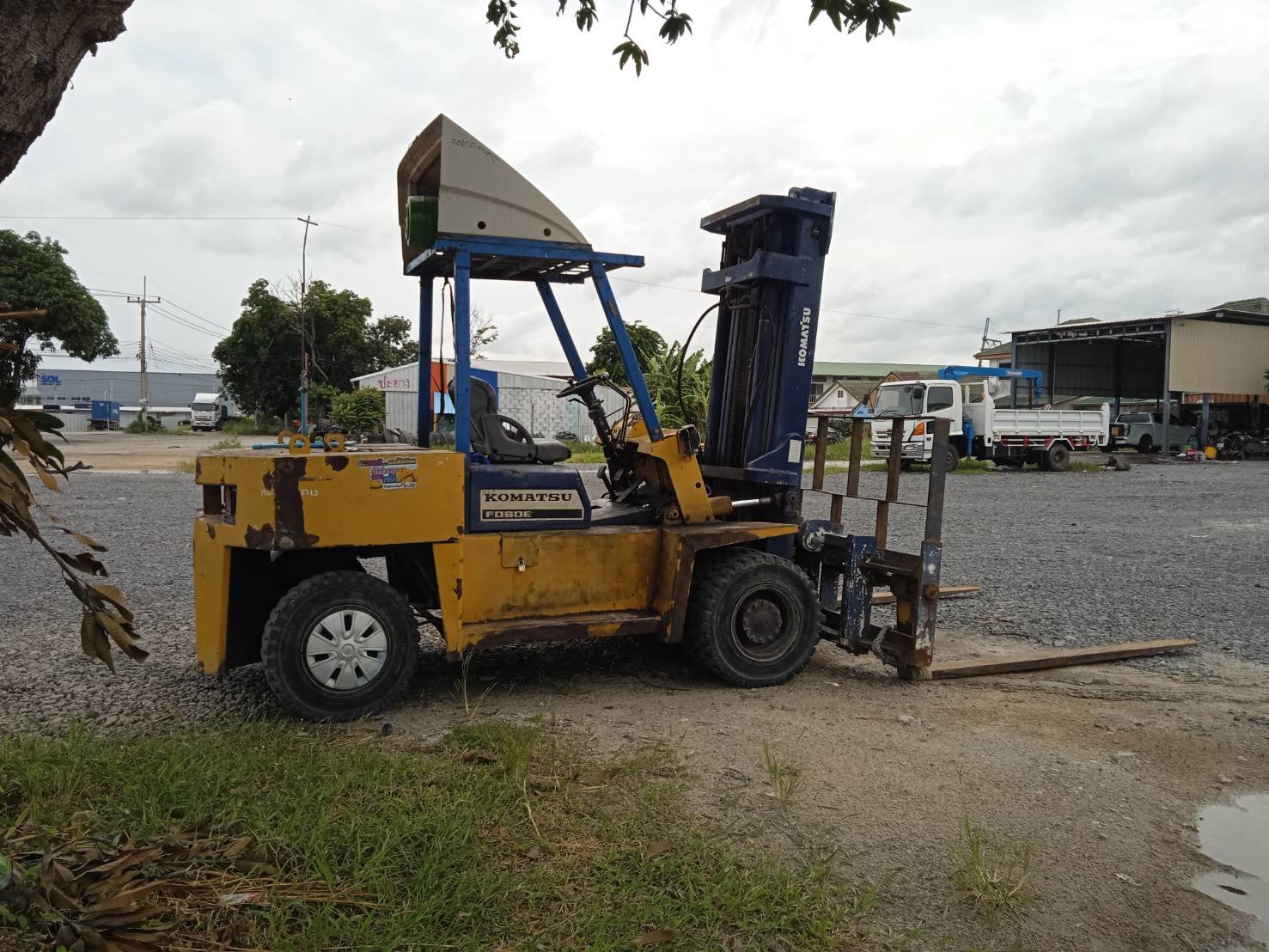 โฟลคลีฟ6ตันKomatsu