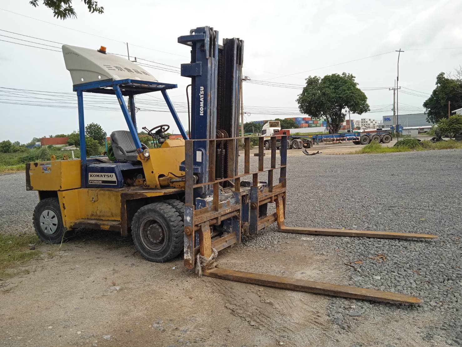 โฟลคลีฟ6ตันKomatsu